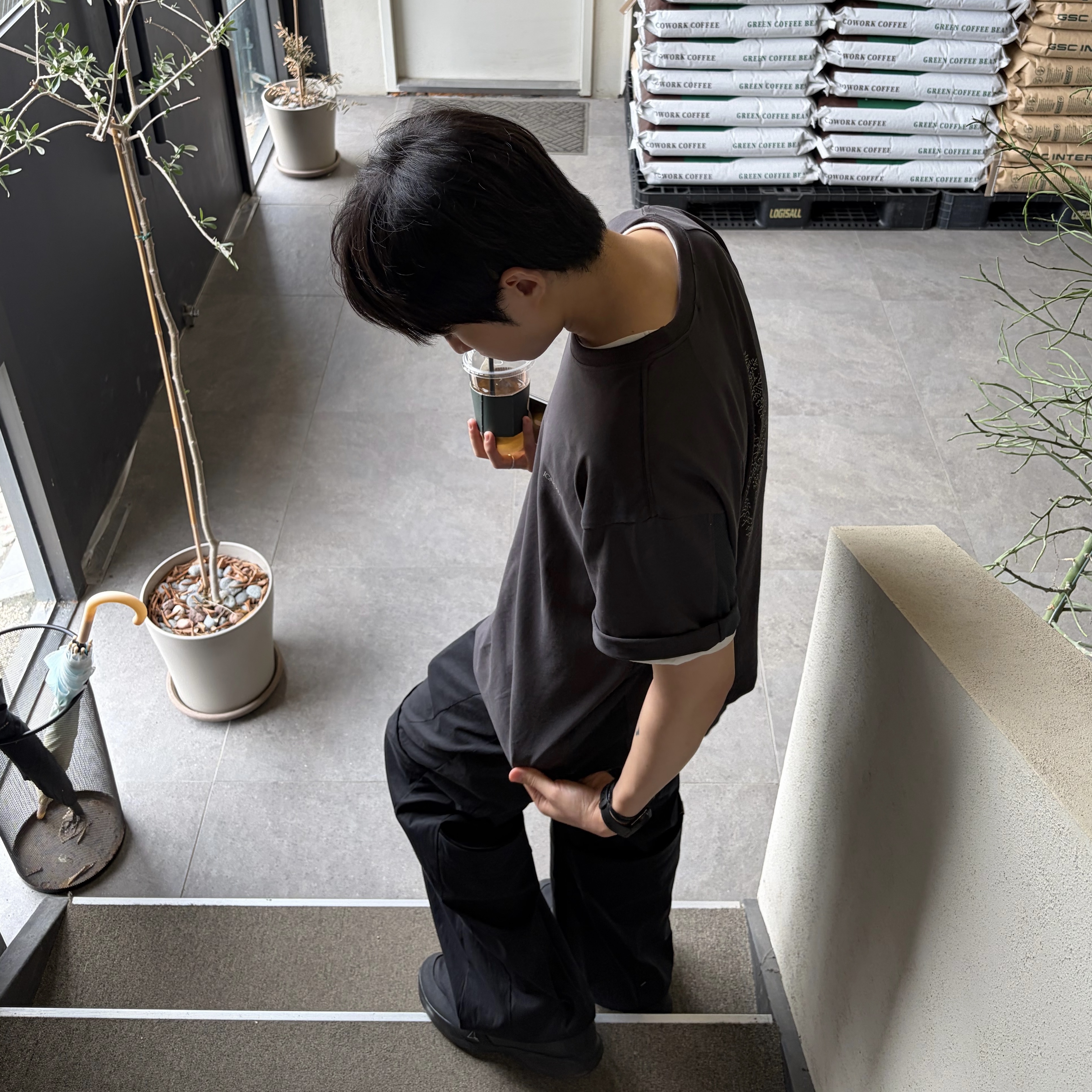 Xlim EP.9 01 Trousers Black 착용 스타일