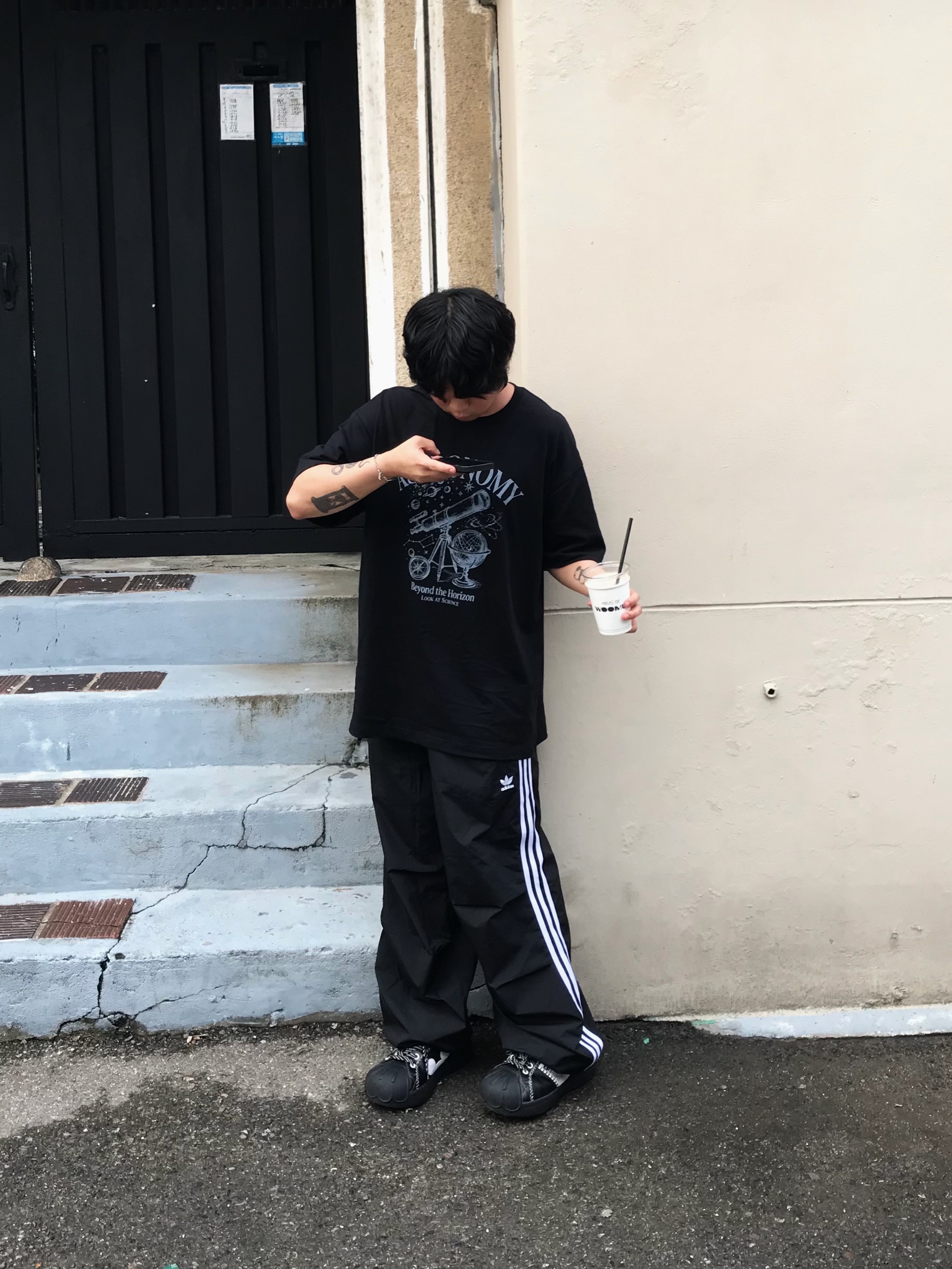 (W) Adidas 3-Stripes Woven Parachute Pants Black - KR Sizing 착용 스타일 - 4