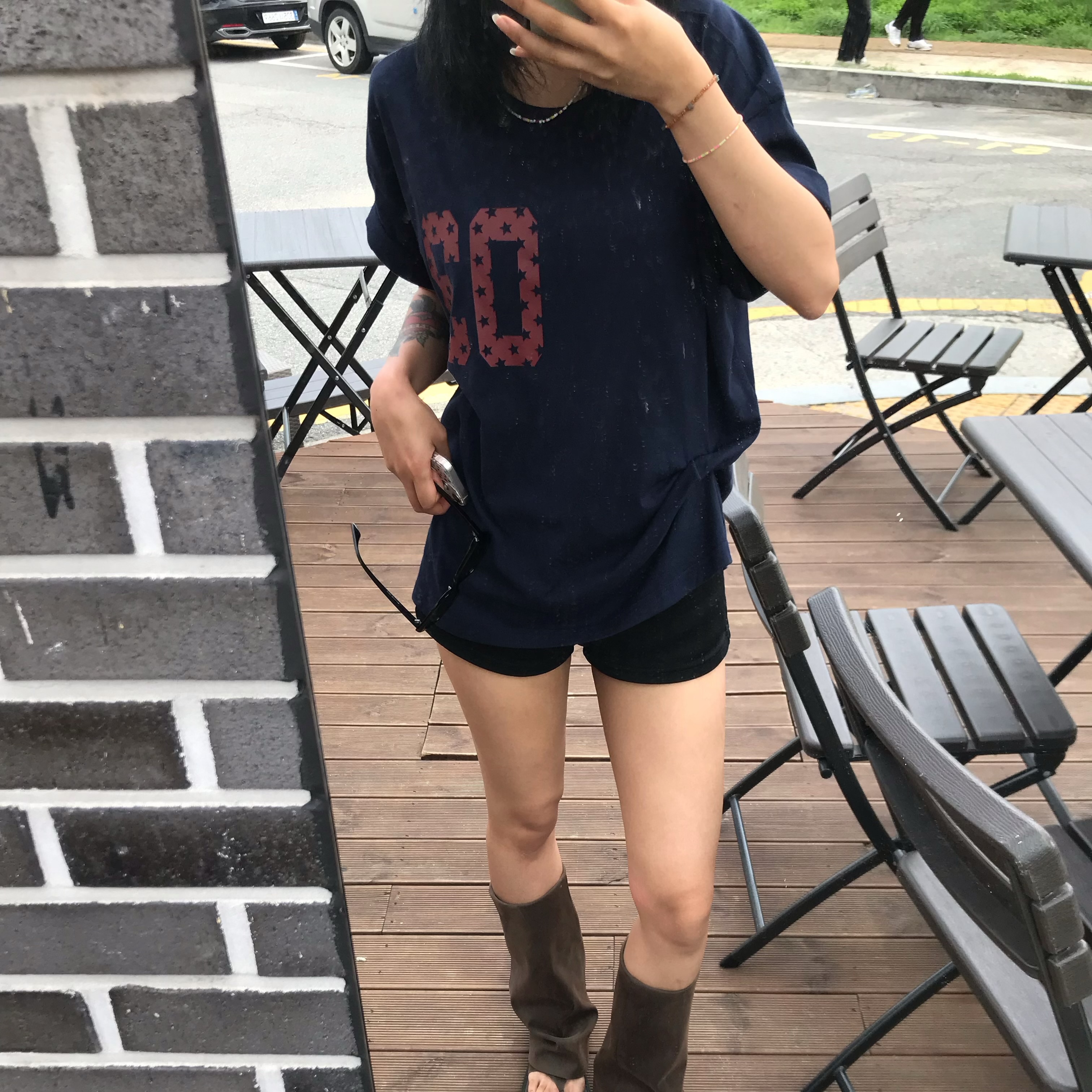 AMOU 03 Half T-Shirts Navy, AMOU 03 Half T-Shirts Black 착용 스타일 - 6
