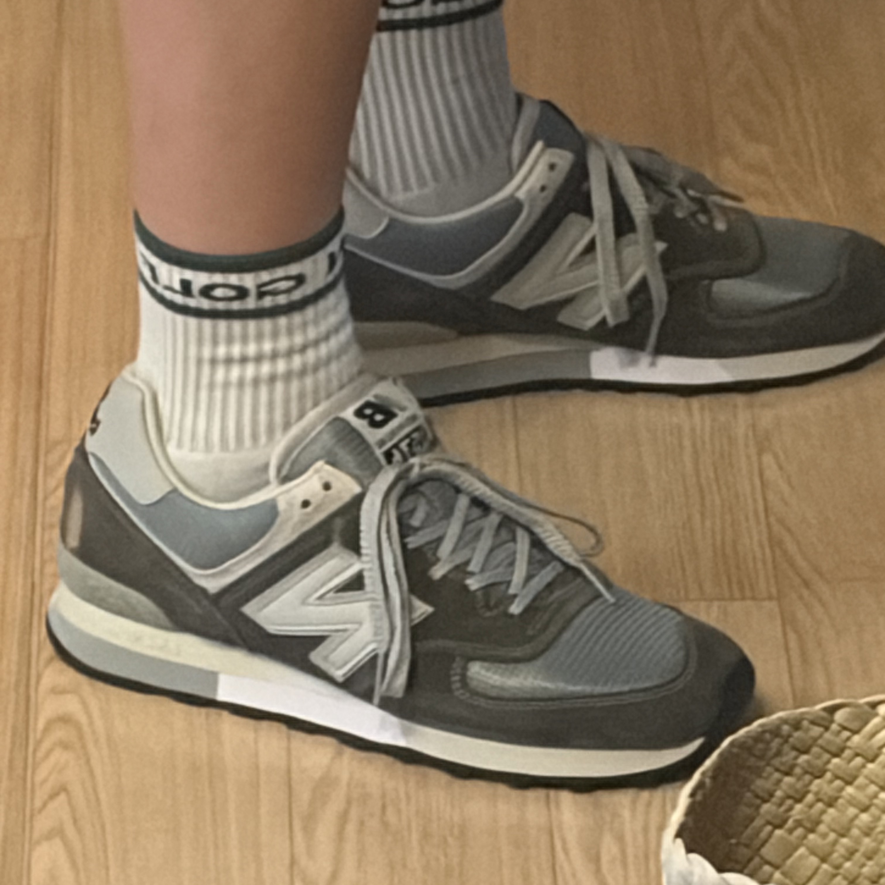 New Balance 576 Made in UK Grey 착용 스타일 - 5