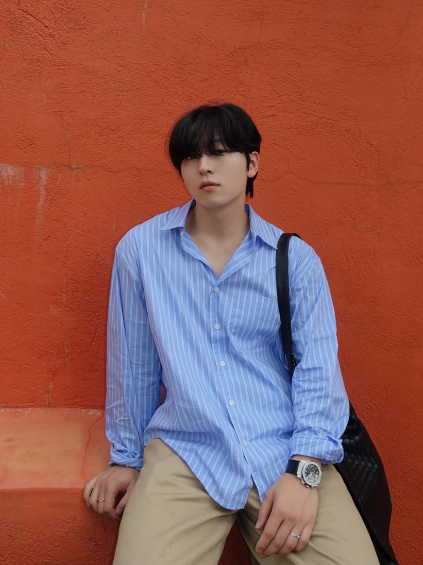 Knitted Stripe Crop Shirts Sky Blue, Knitted Stripe Crop Shirts Blue 착용 스타일 - 1