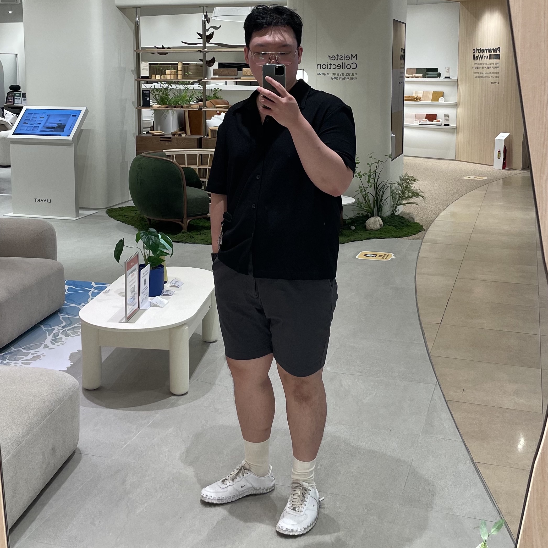 Nike x Jacquemus J Force 1 Low LX SP White 착용 스타일 - 1