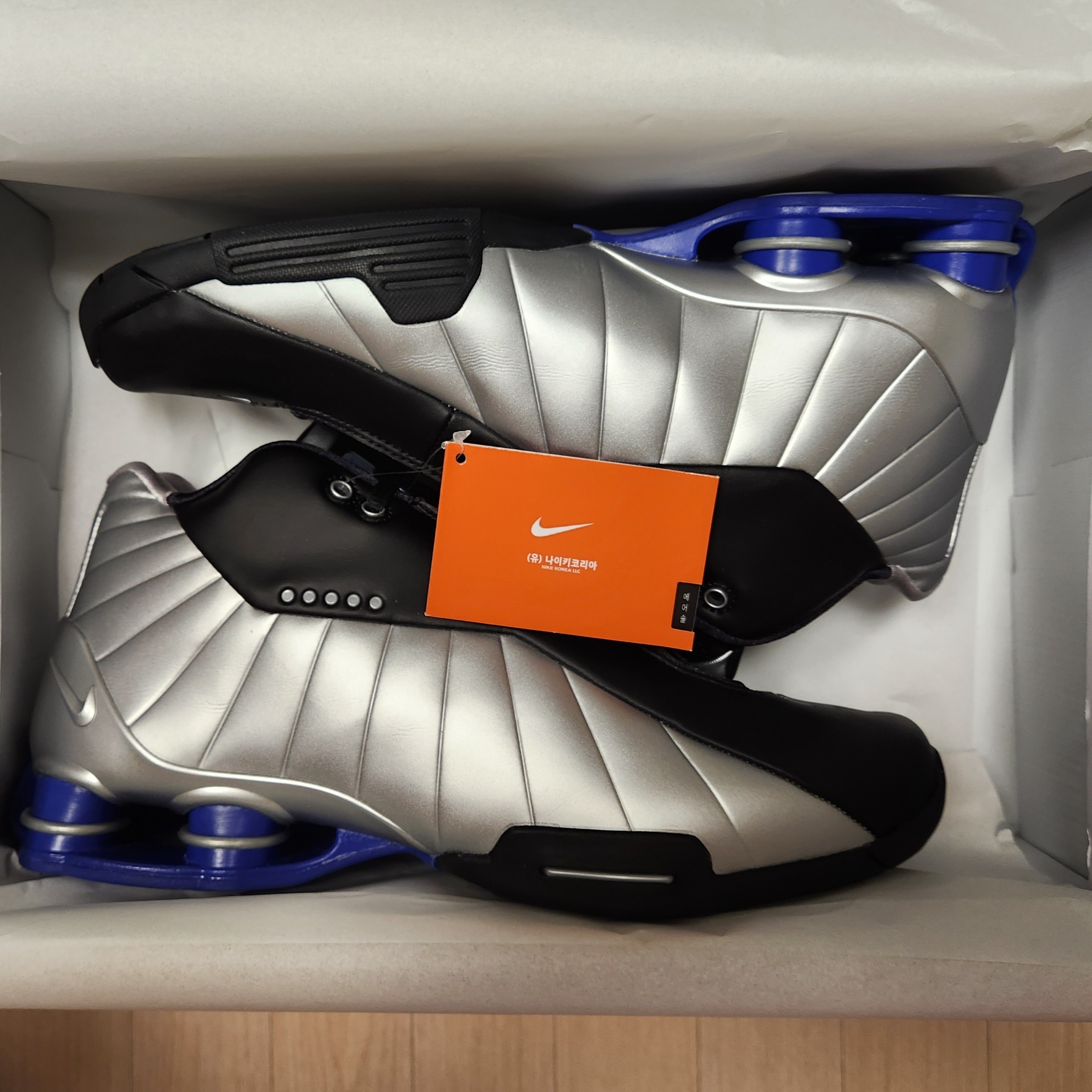 Nike Shox BB4 Black Lapis 착용 스타일 - 1