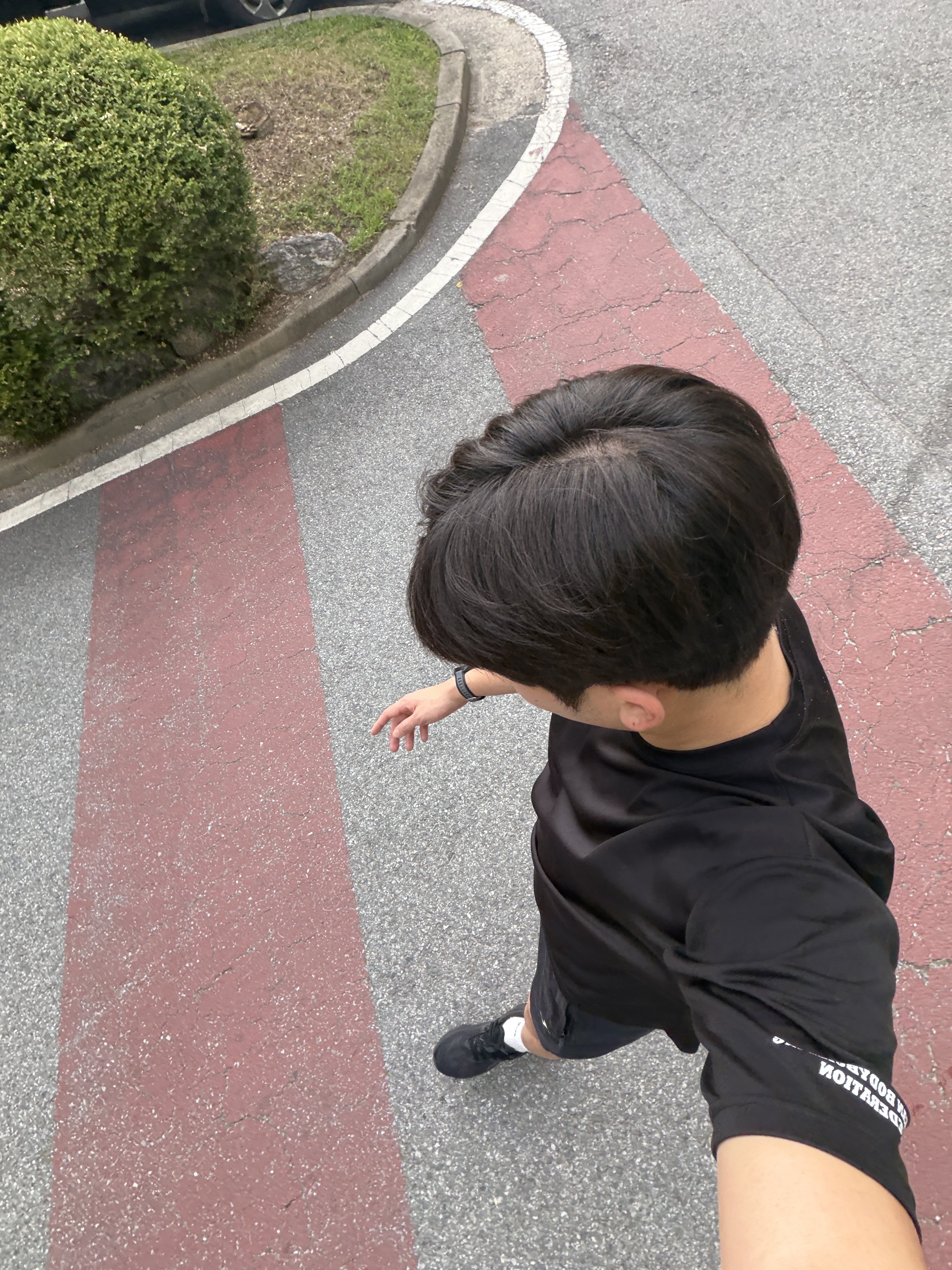 Asics Novablast 5 Black Carrier Grey - 2E Wide, [10% 적립] Garmin Forerunner 165 GPS Black Slate 착용 스타일 - 1