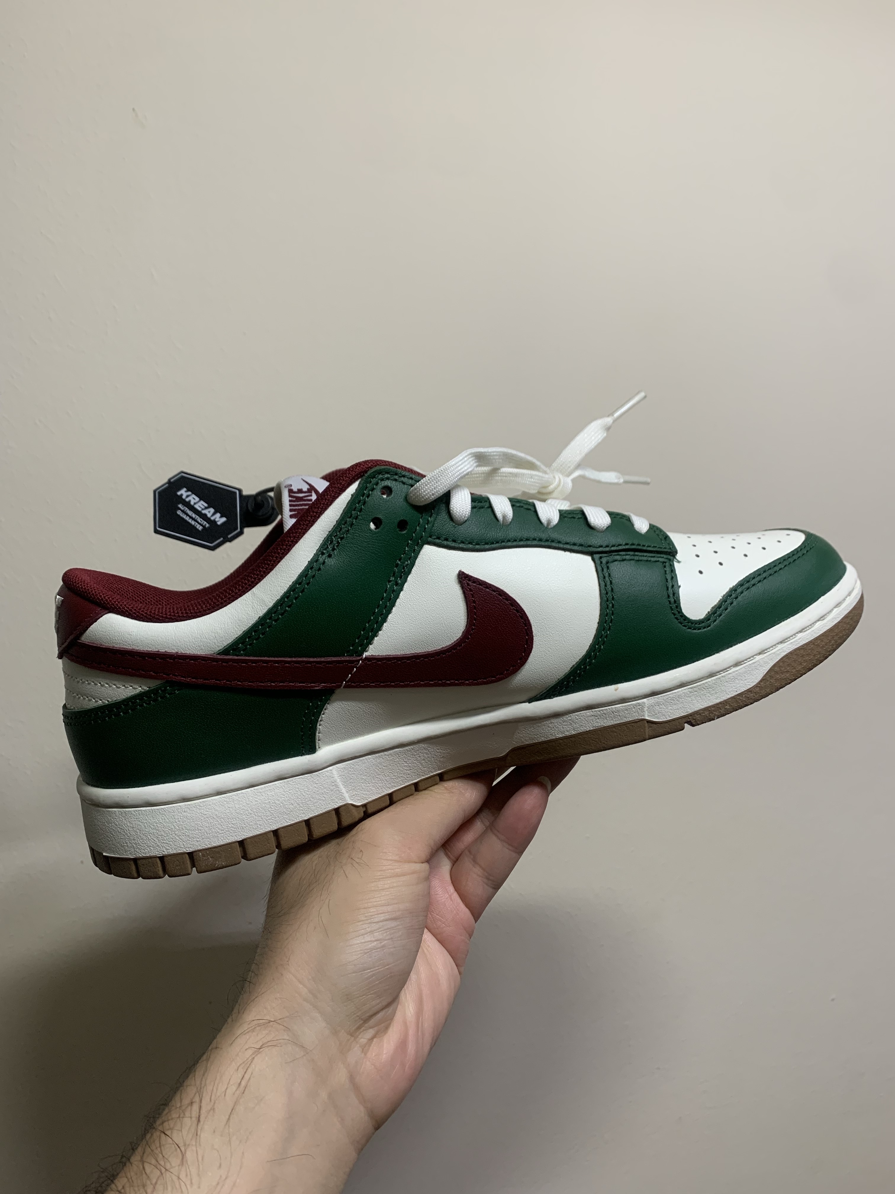 Nike Dunk Low George Green and Team Red 착용 스타일 - 2