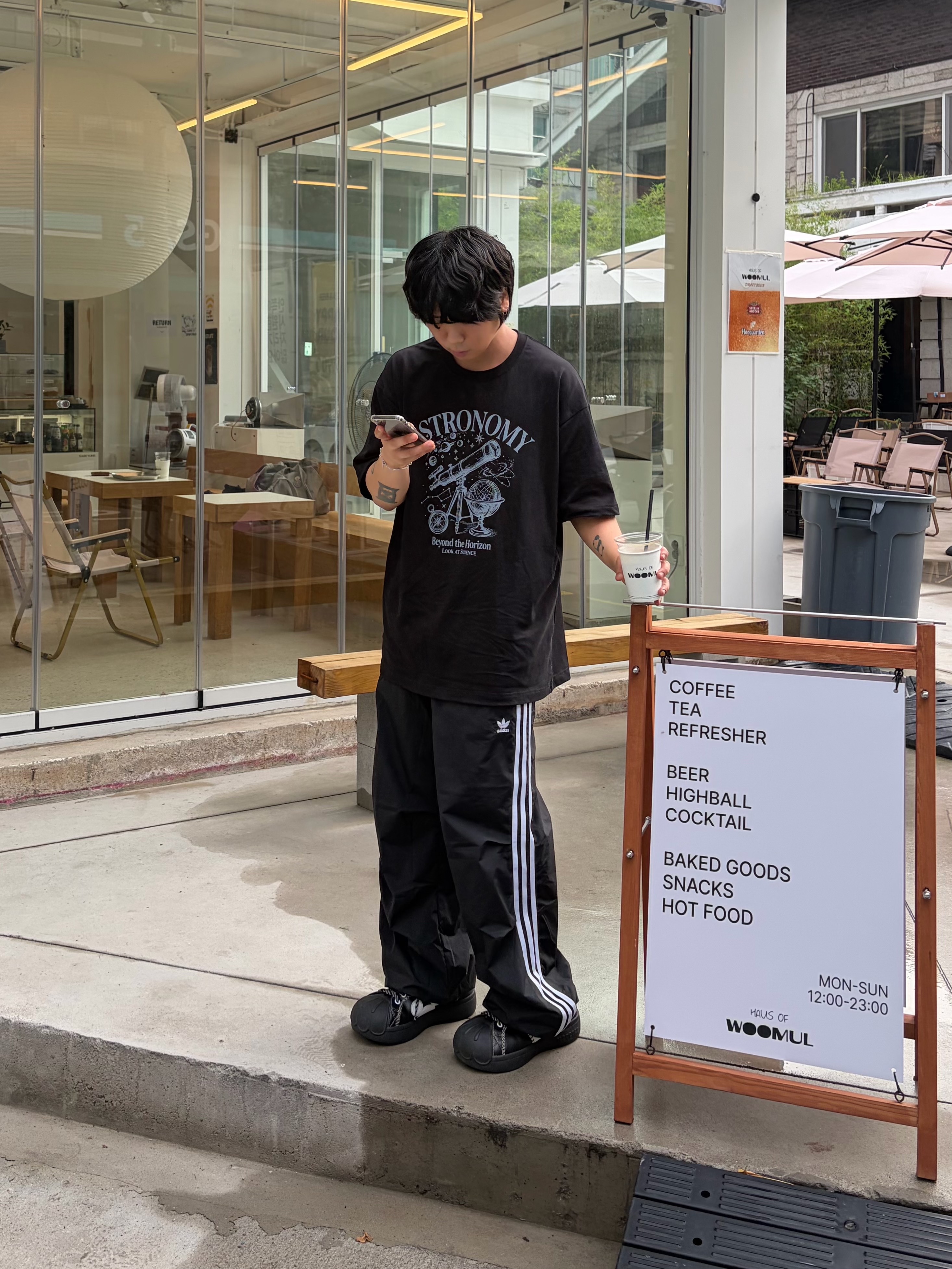 (W) Adidas 3-Stripes Woven Parachute Pants Black - KR Sizing 착용 스타일 - 5
