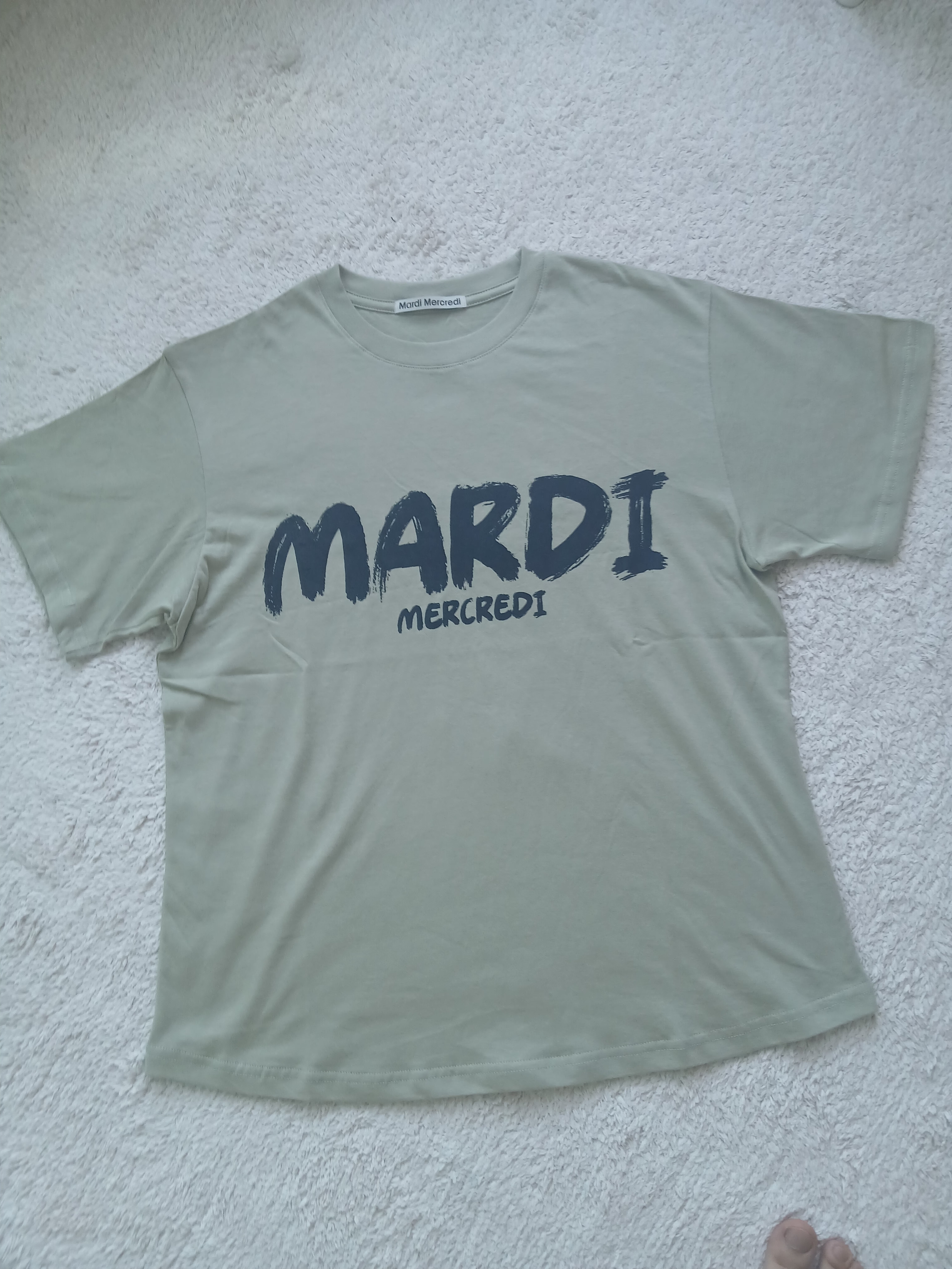 (W) Mardi Mercredi Flowermardi T-Shirt Ivory Navy 착용 스타일 - 1