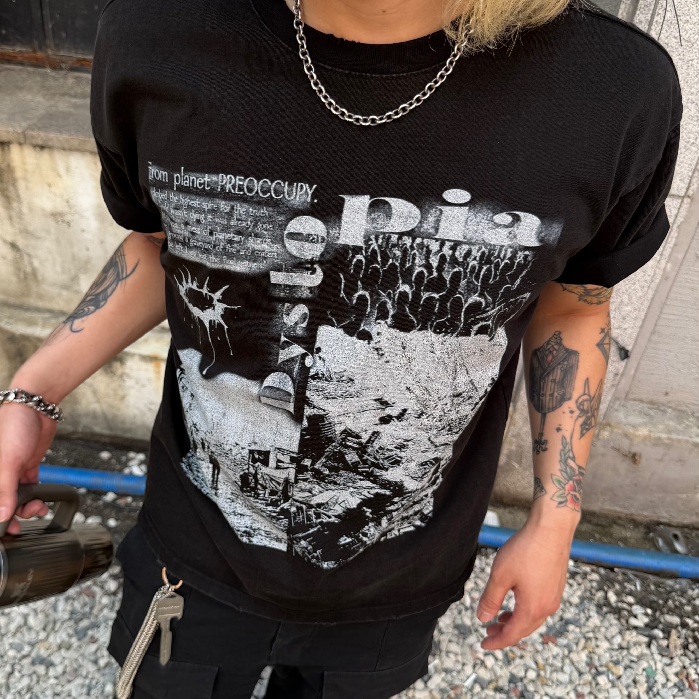 preoccupy Dystopia Planet T-shirt, Dr. Martens x Rick Owens 1460 Quad Sole Mega Lace Boots Black 착용 스타일 - 3