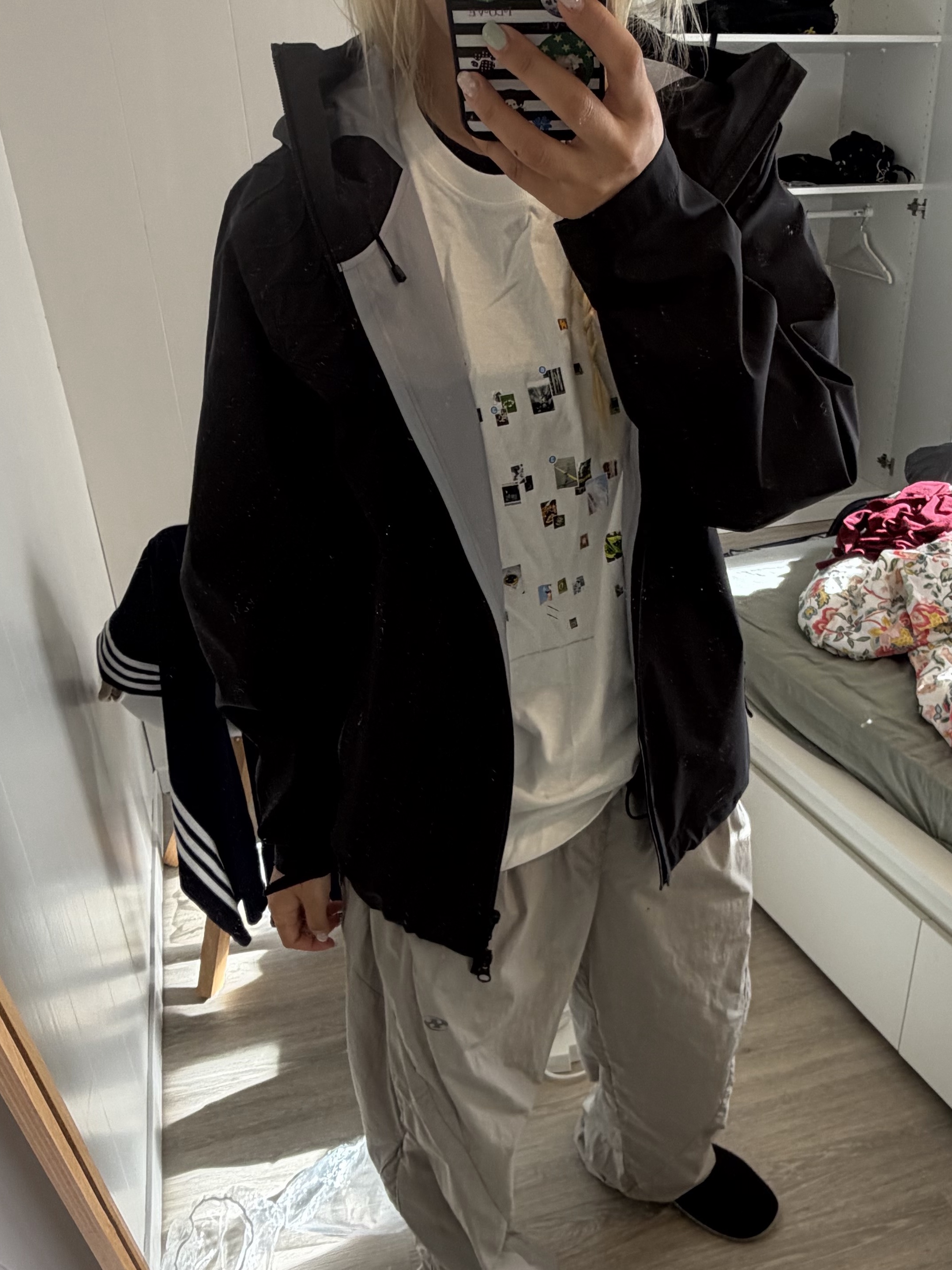 Sansan Gear Throwback T-Shirt White, Supreme Military Camp Cap Navy - 26SS 착용 스타일 - 3
