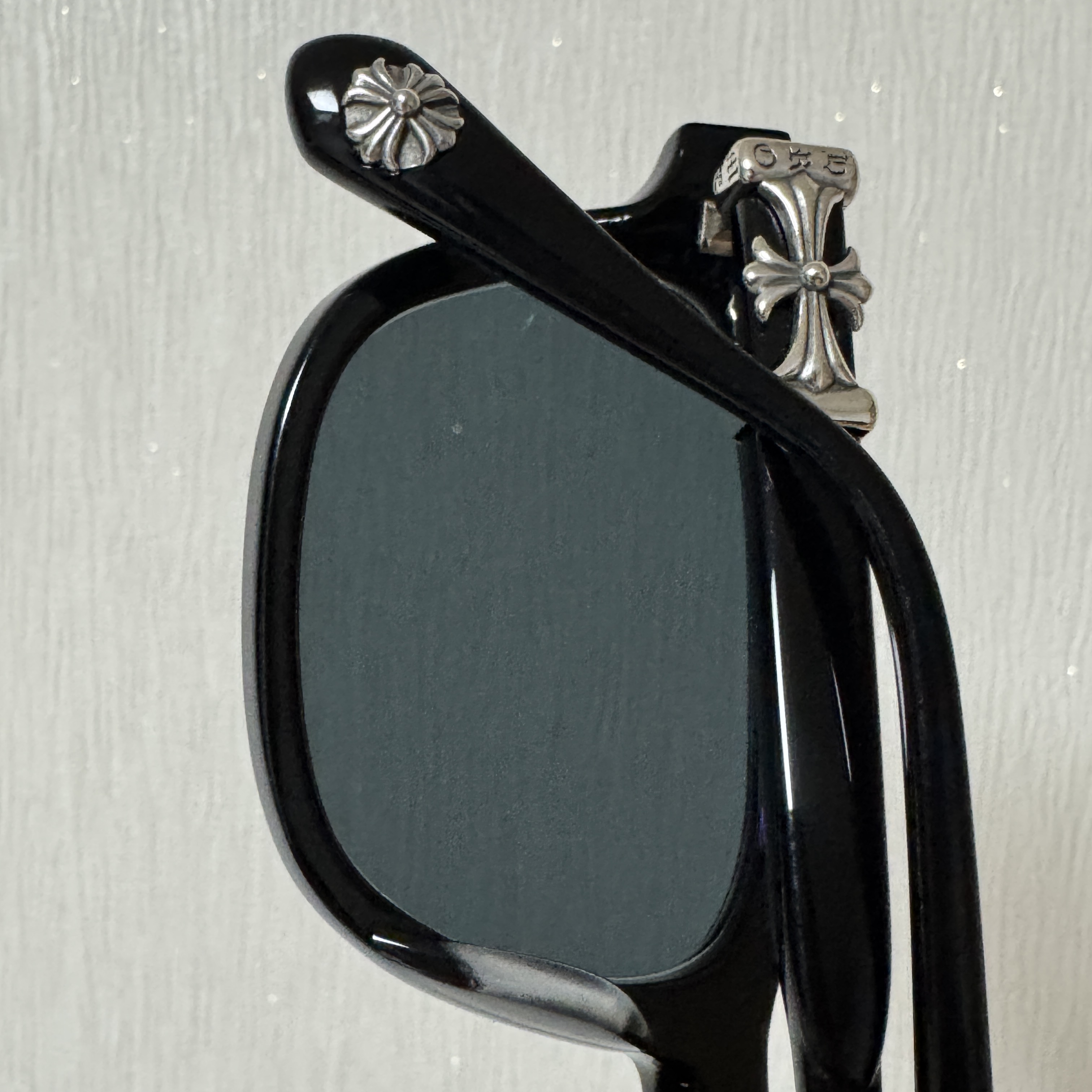 Chrome Hearts Cox Ucker Black 착용 스타일 - 1