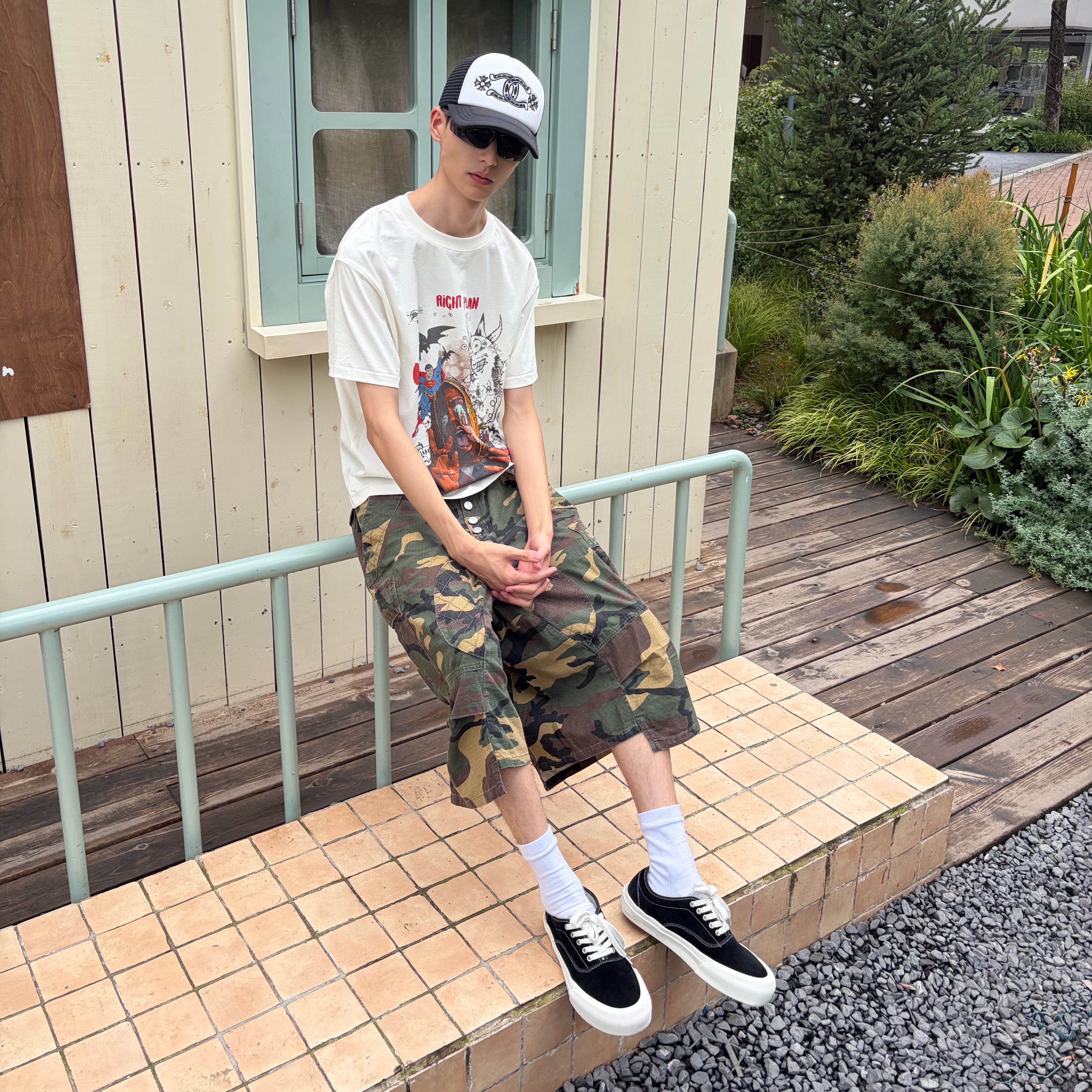 STEEPC Tuesday*Camouflage Bermuda Pants, Maison Mihara Yasuhiro Baker OG Sole Canvas Low Cut Sneakers Black 착용 스타일 - 2