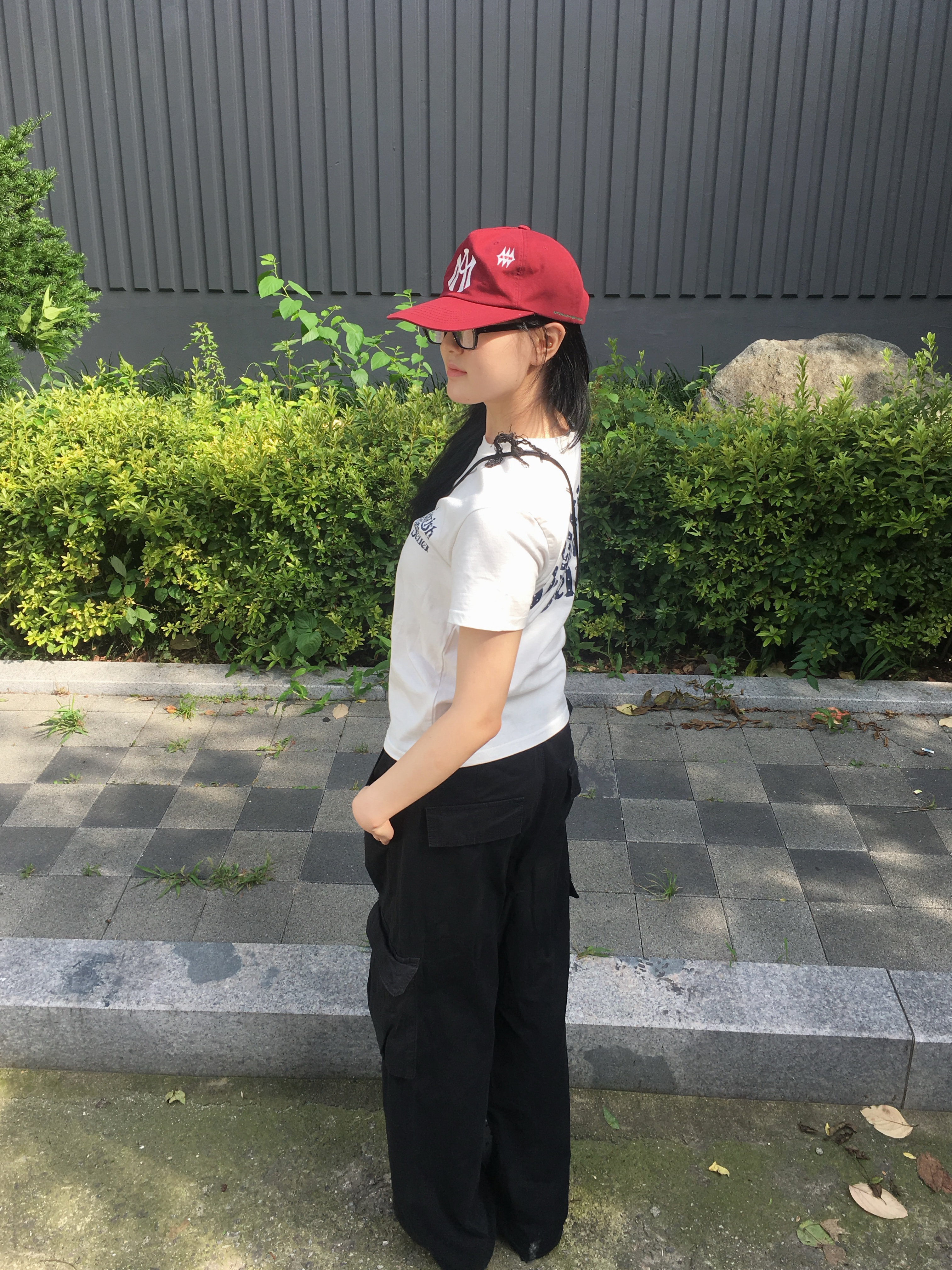 CAVISH W Star Seller Logo SS Tee White, (W) Crocs Classic Platform Clog Black 착용 스타일 - 8