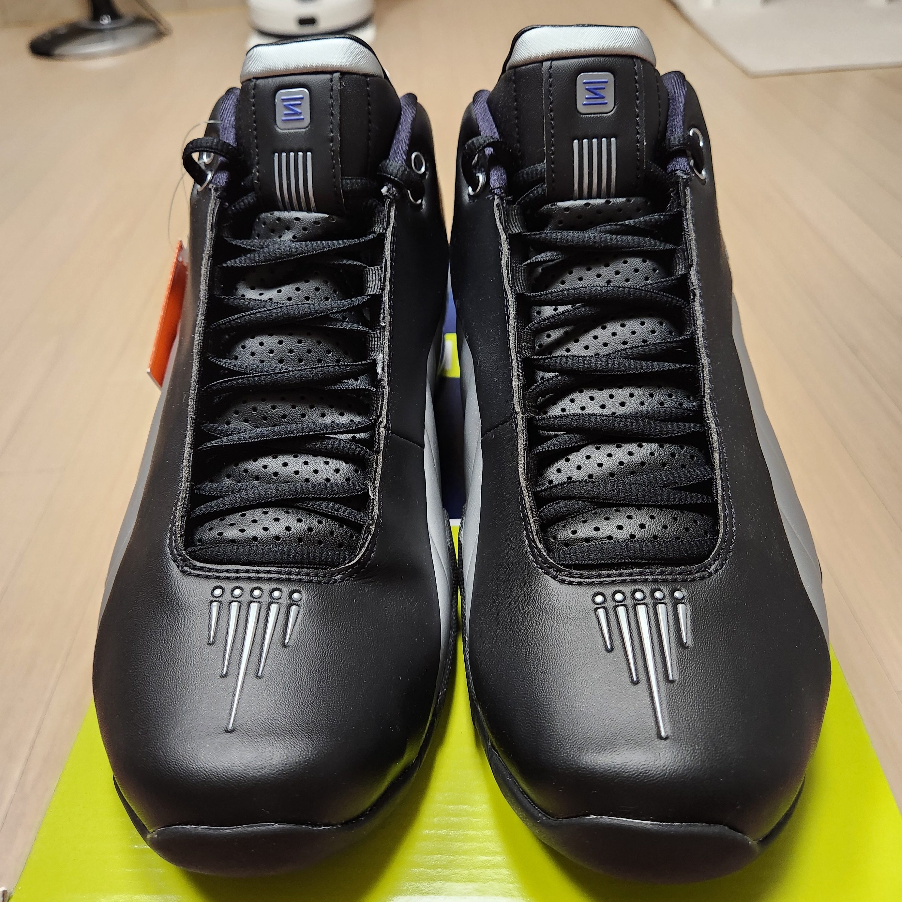 Nike Shox BB4 Black Lapis 착용 스타일 - 3