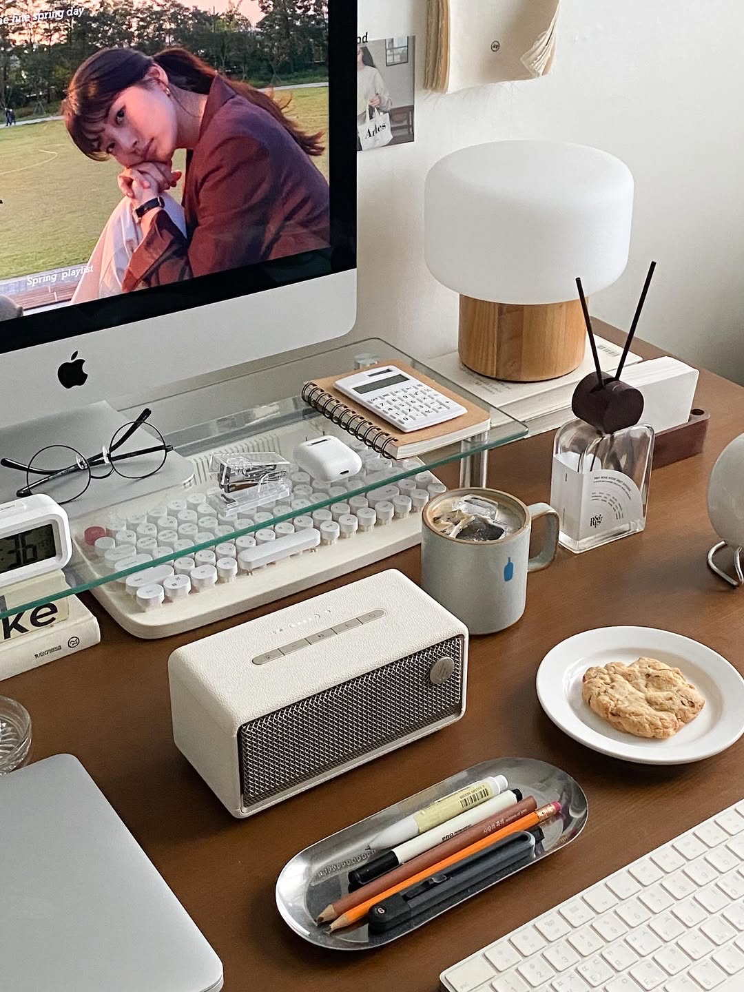 EDIFIER ES60 Portable Bluetooth Speaker 34W – Ivory 착용 스타일 - 6