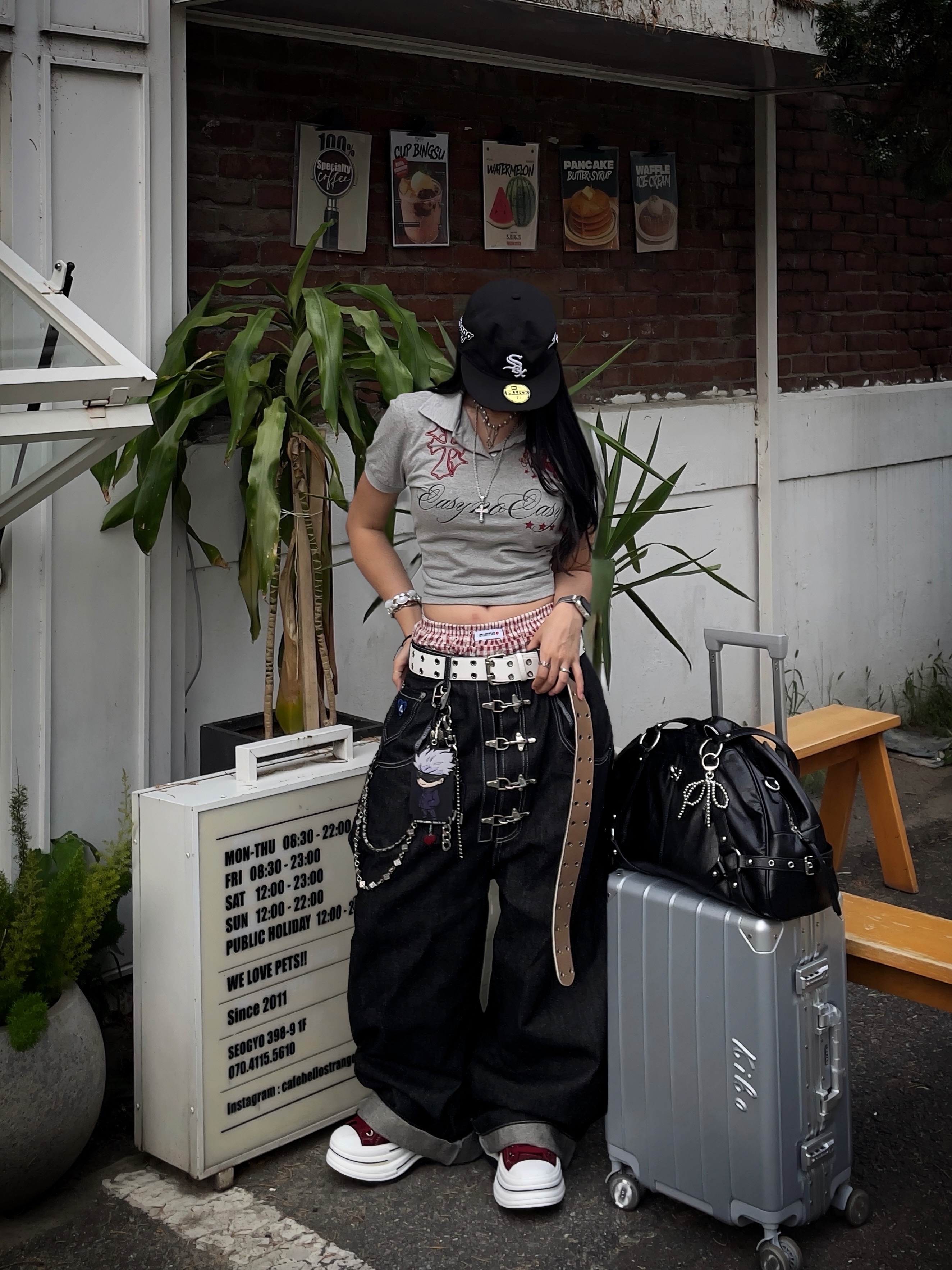 New Era MLB Chicago White Sox Pillbox Fitted Cap Black, Vivienne Westwood Mini Bas Relief Pendant Silver 착용 스타일 - 2