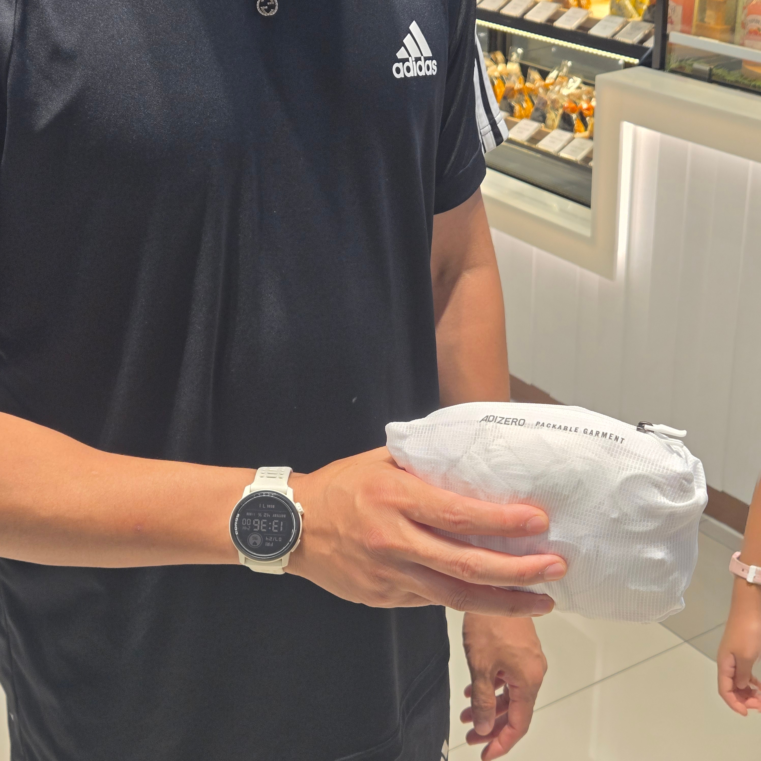 Adidas Adizero Running Jacket White - KR Sizing, Adidas Aeroready Sereno 3-Stripes T-Shirt Black - KR Sizing 착용 스타일 - 6