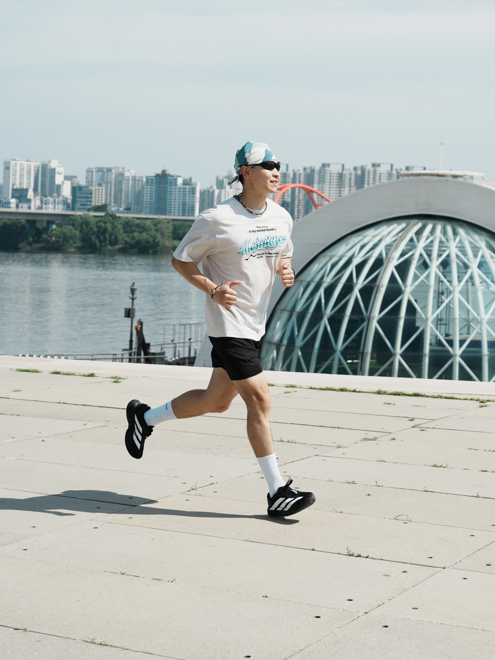 MIM Sweat Pooling T-shirts Cream, Adidas Adizero EVO SL Core Black Cloud White 착용 스타일 - 8