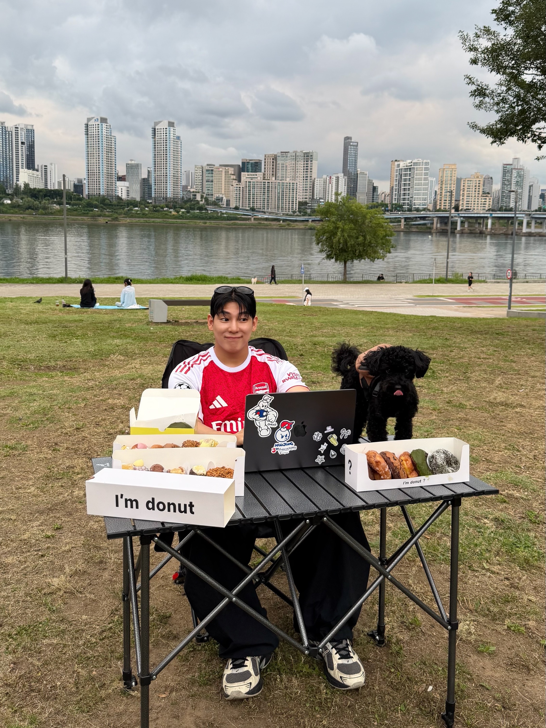 Adidas Arsenal 2025/26 Home Jersey Better Scarlet White - KR Sizing (Non Marking Ver.), Asics x I4P Gel-1130 Mink Glacier Grey 착용 스타일 - 1