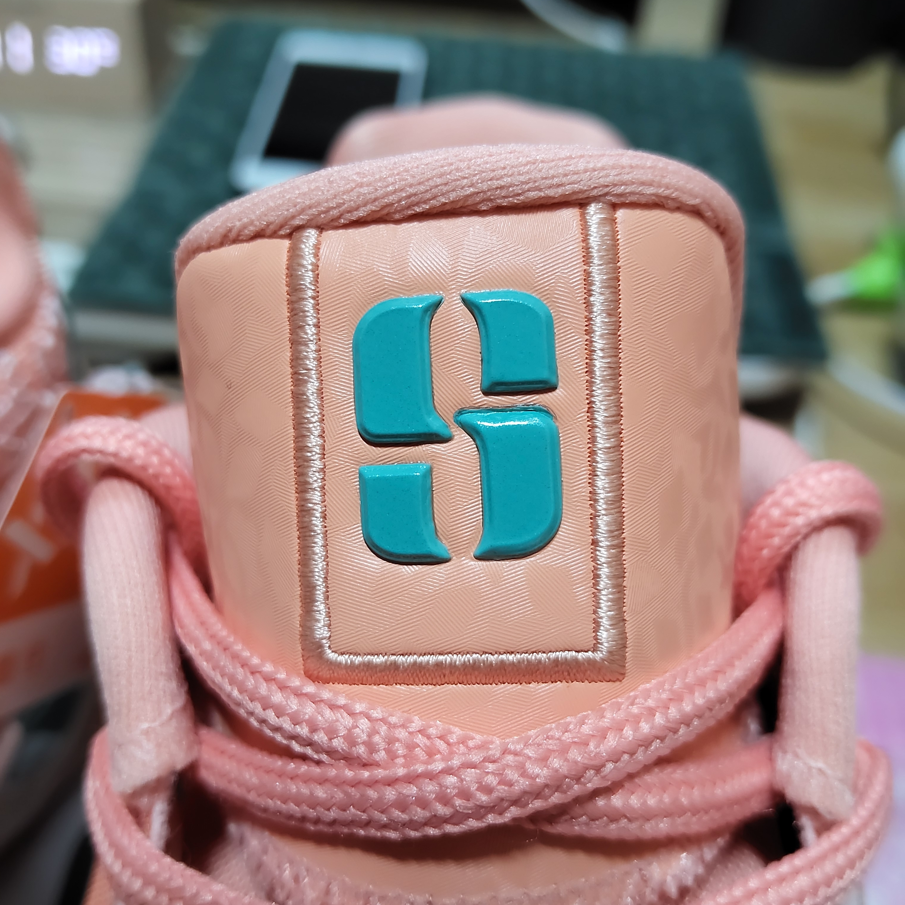 Nike Sabrina 2 EP Apricot Agate Light Bone 착용 스타일 - 4