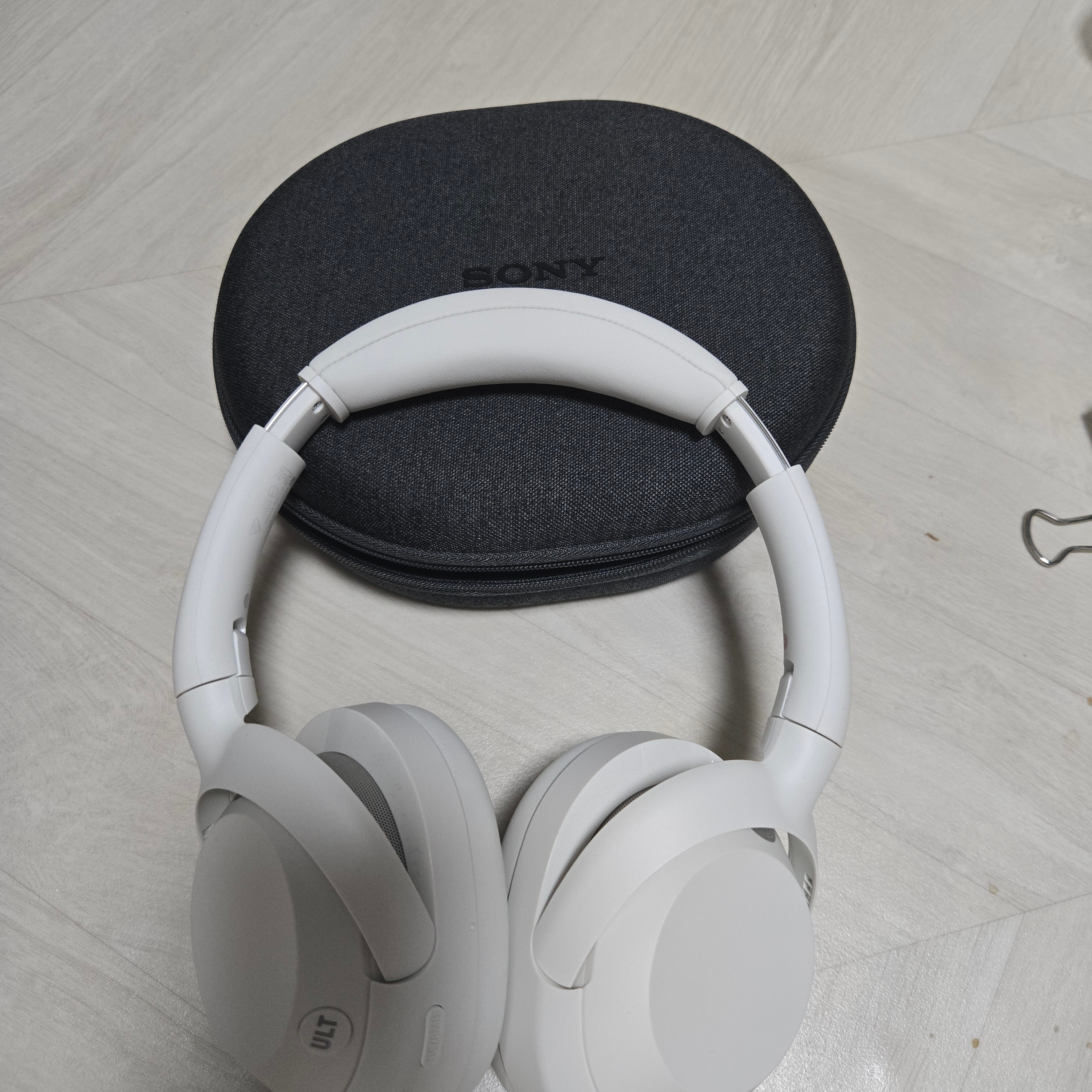 Sony ULT WEAR (Sony Korea Ver.), Sony ULT WEAR Off White (Sony Korea Ver.) 착용 스타일