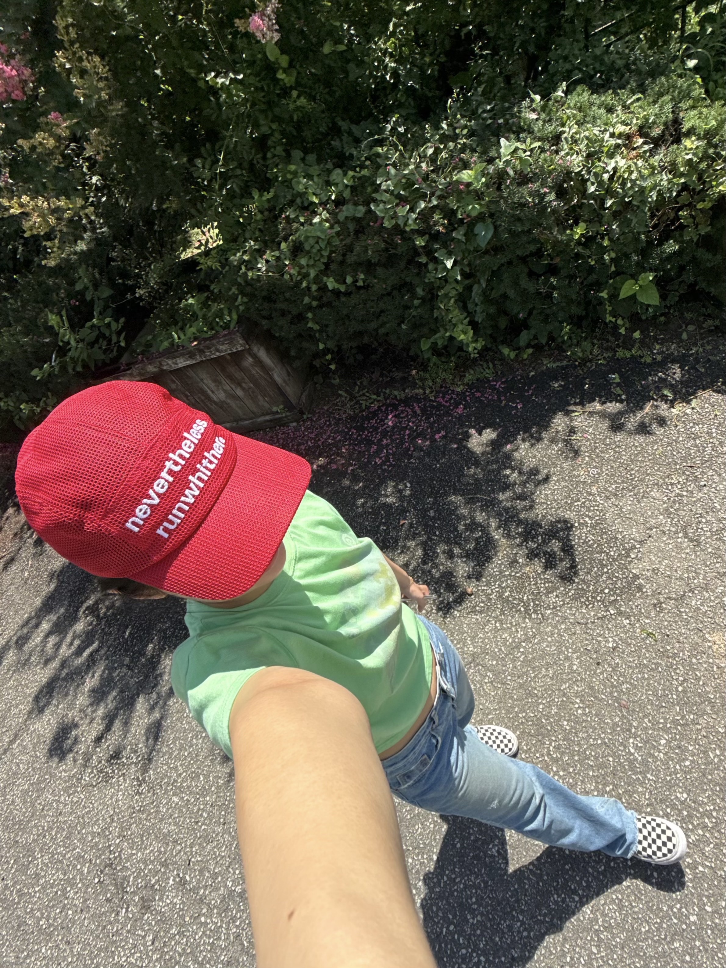 [KREAM 단독] runwhither Mesh Cap Red 착용 스타일 - 1