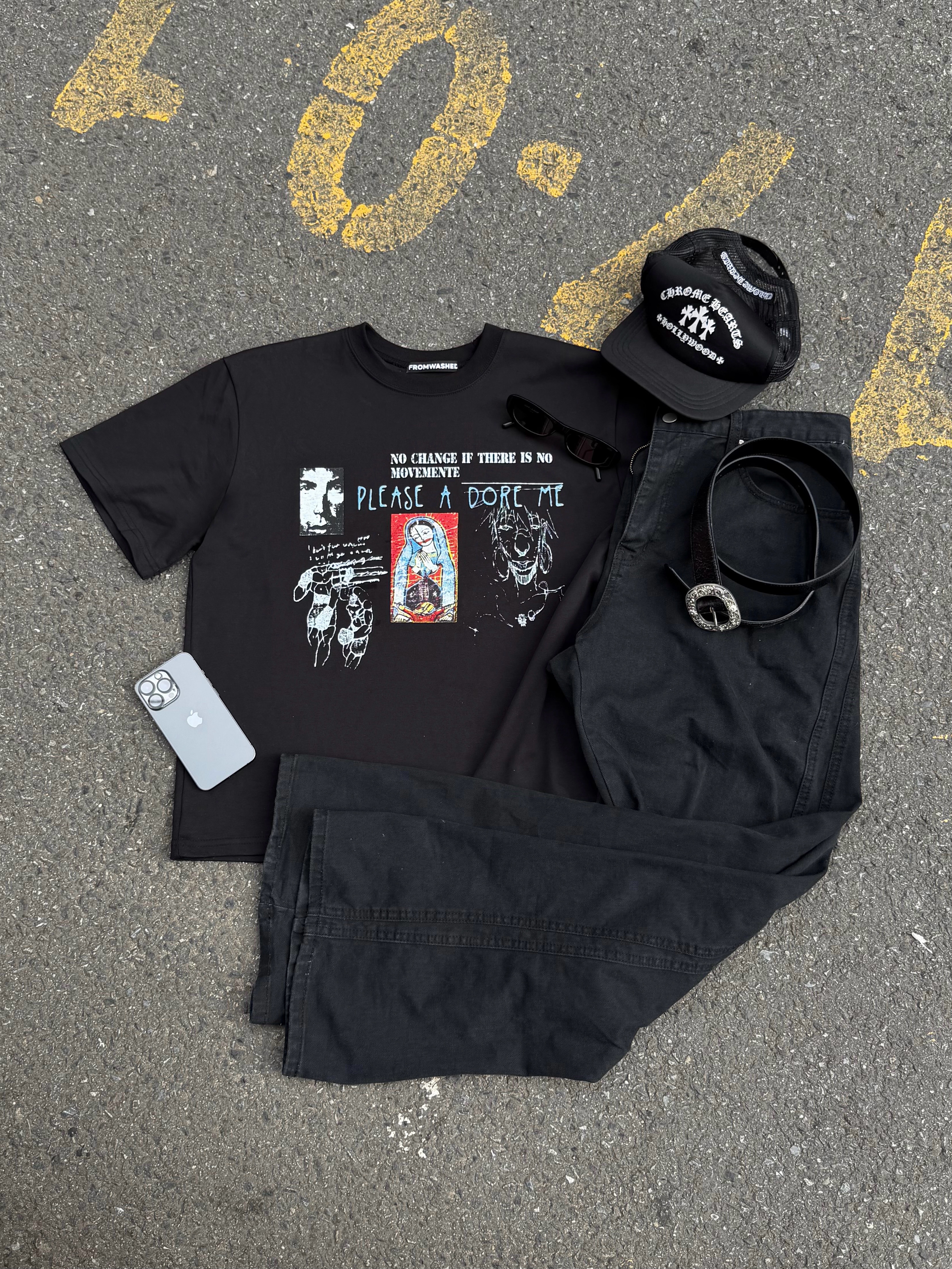 Chrome Hearts King Taco Foam Front Mesh Trucker Hat Black, Apple iPhone 17 Pro 256GB Silver 착용 스타일