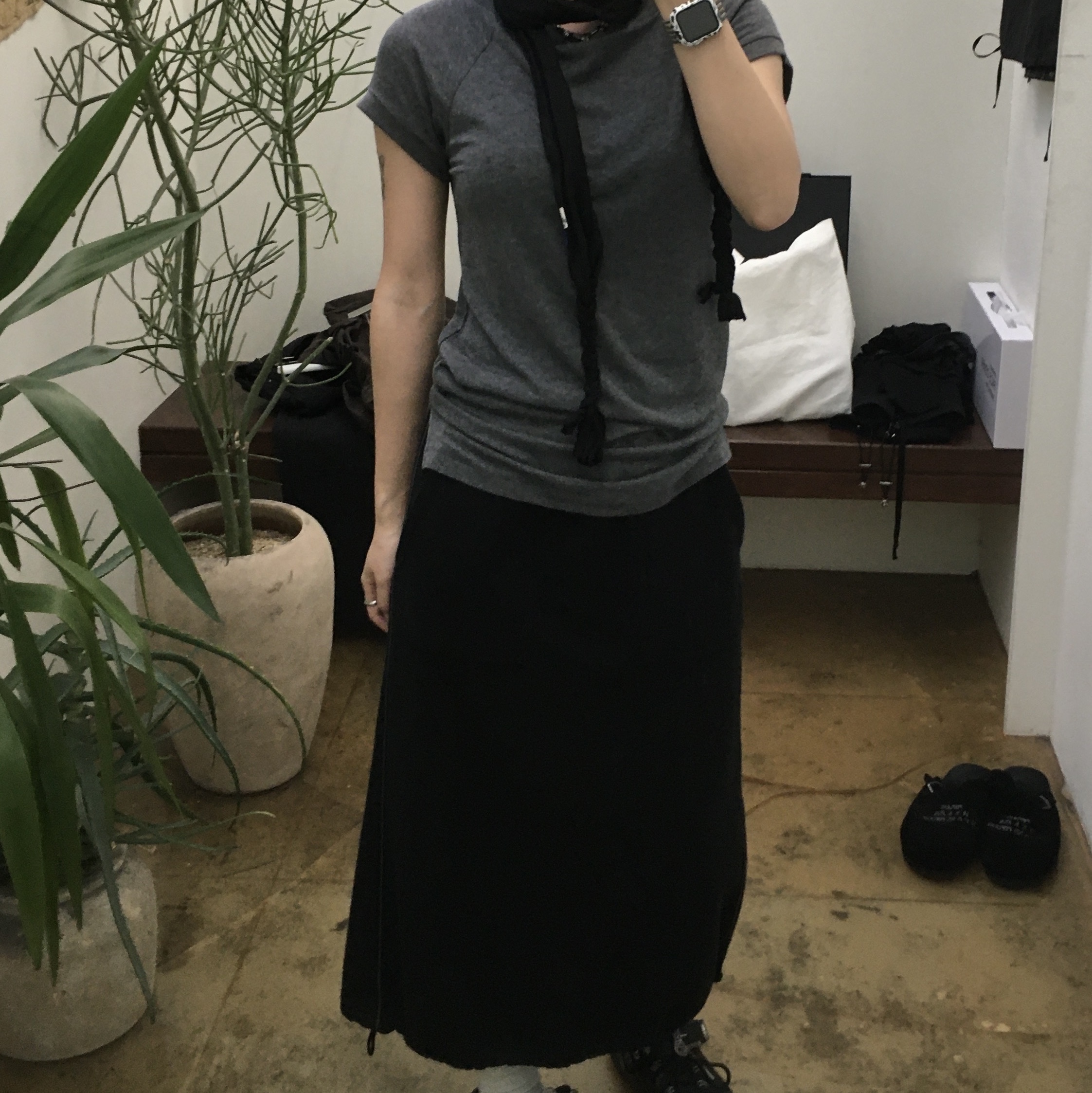 Polyteru Women Muted T-Shirt Charcoal, Polyteru Women Fatigue Sweat Skirt Black 착용 스타일 - 2