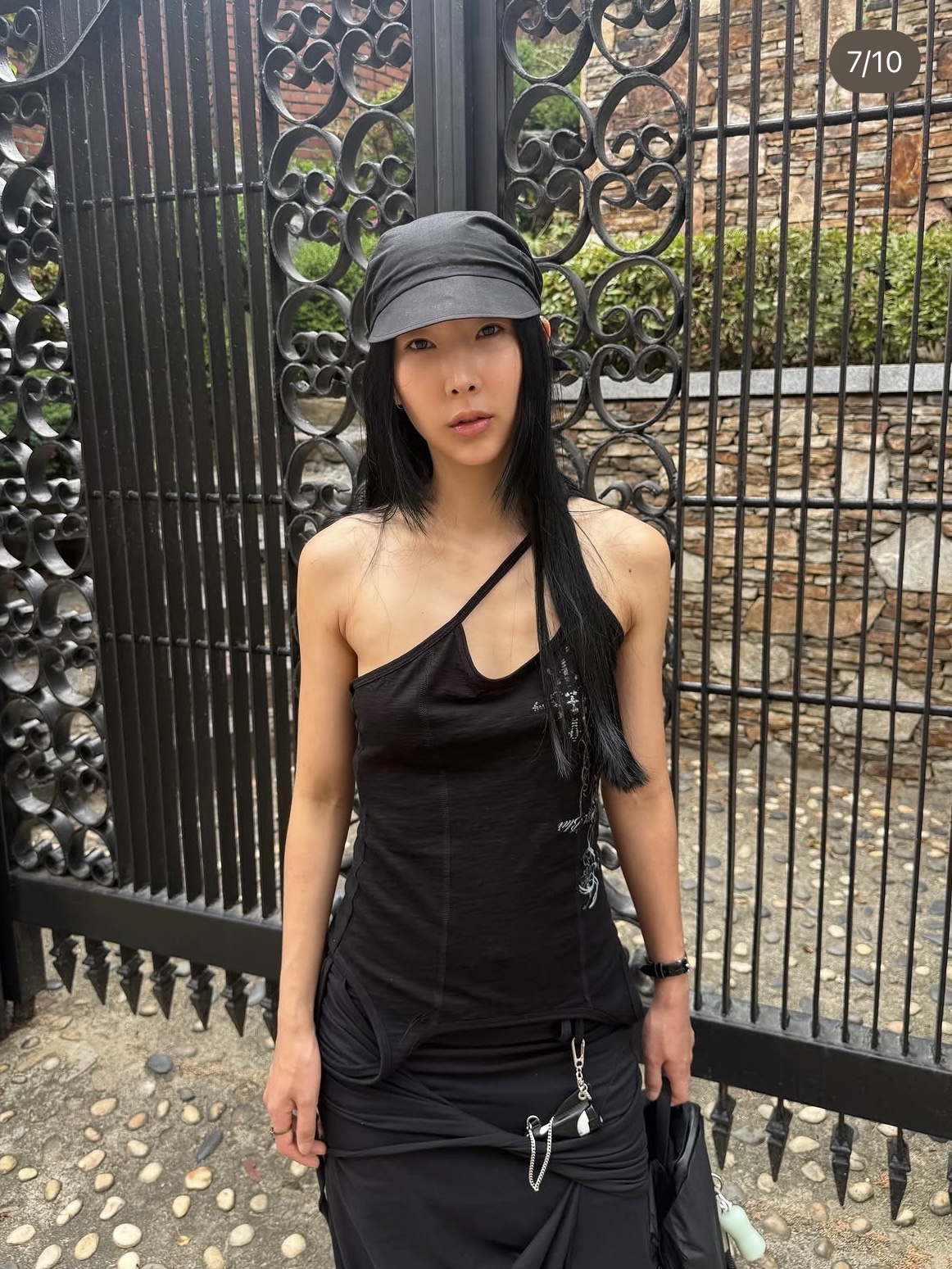 BLR Tattooed Graphic Layered Sleeveless Tank Top Black, BLR Asymmetric Layered Maxi Skirt Black 착용 스타일 - 5