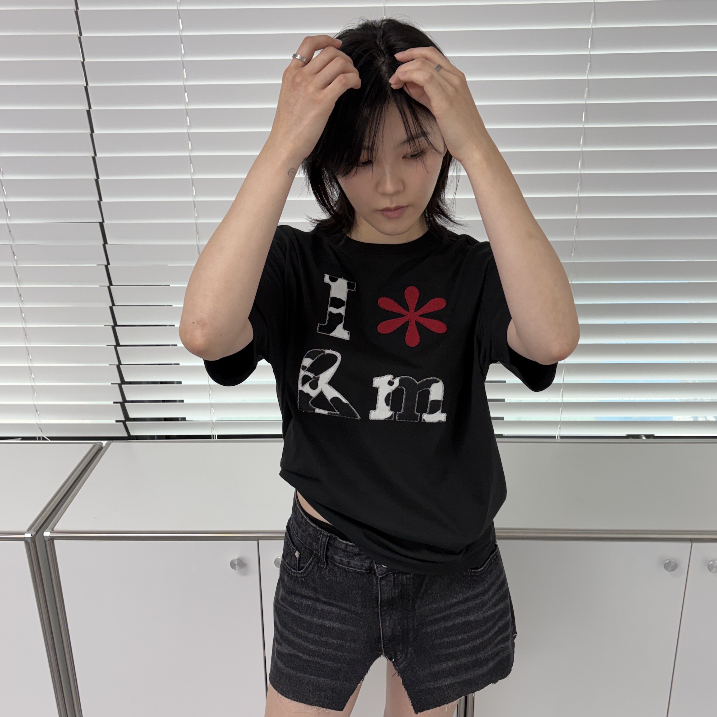 Riomeu Signature True Ring 4.0mm, Riomeu Cow Applique Short Sleeve T-Shirt_Black 착용 스타일 - 2