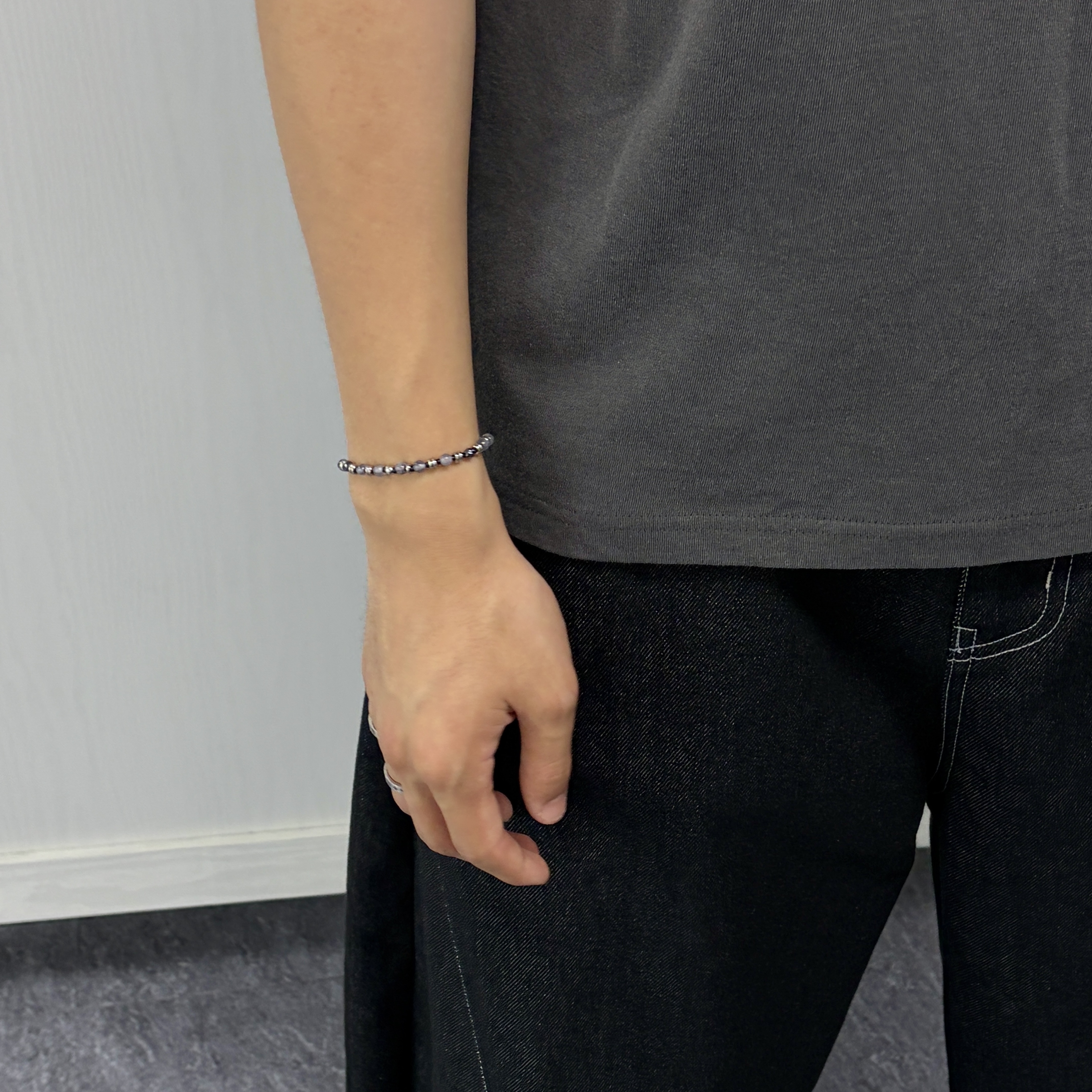 Riomeu Attra Silver Bracelet 착용 스타일