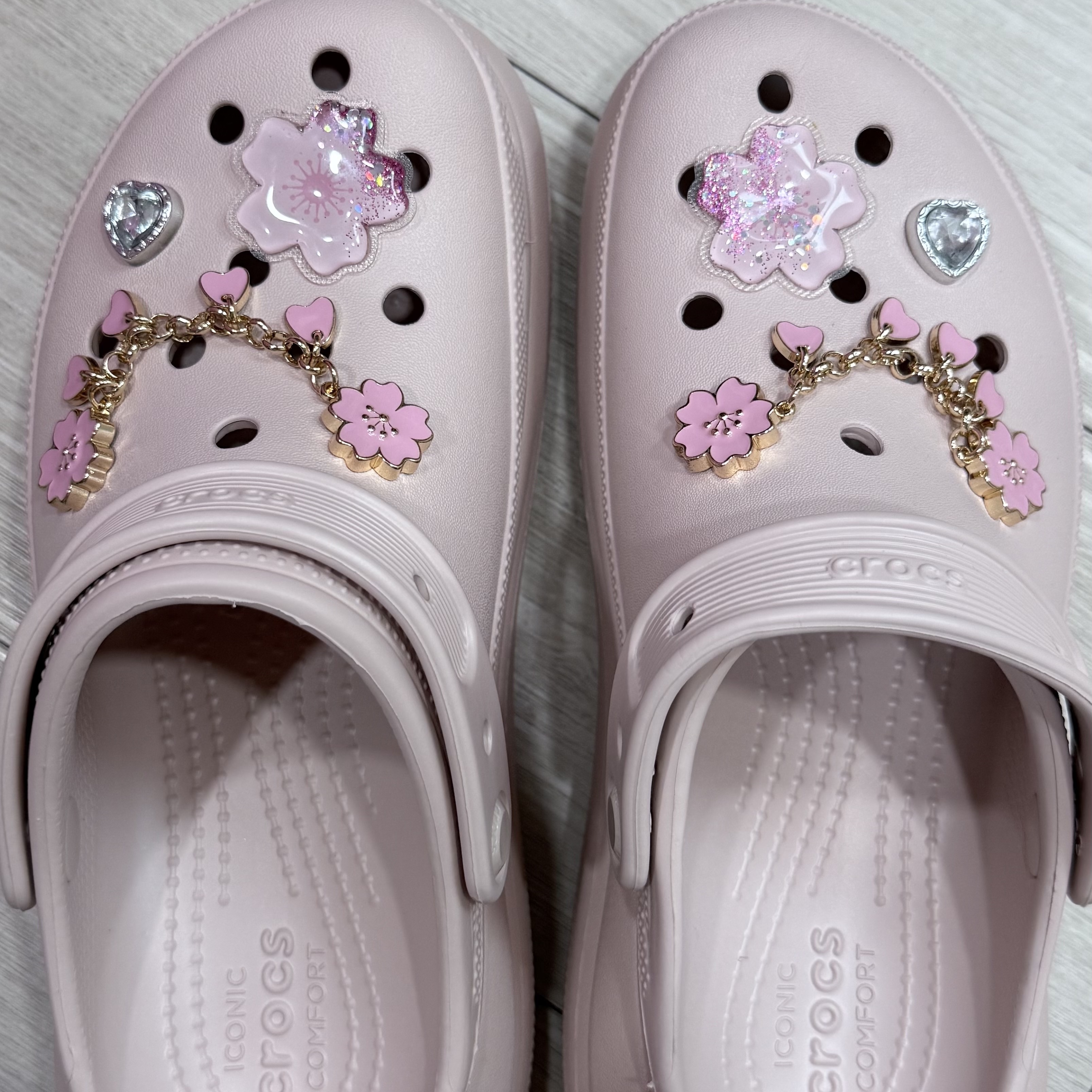 Crocs Classic Crush Clog Quartz 착용 스타일