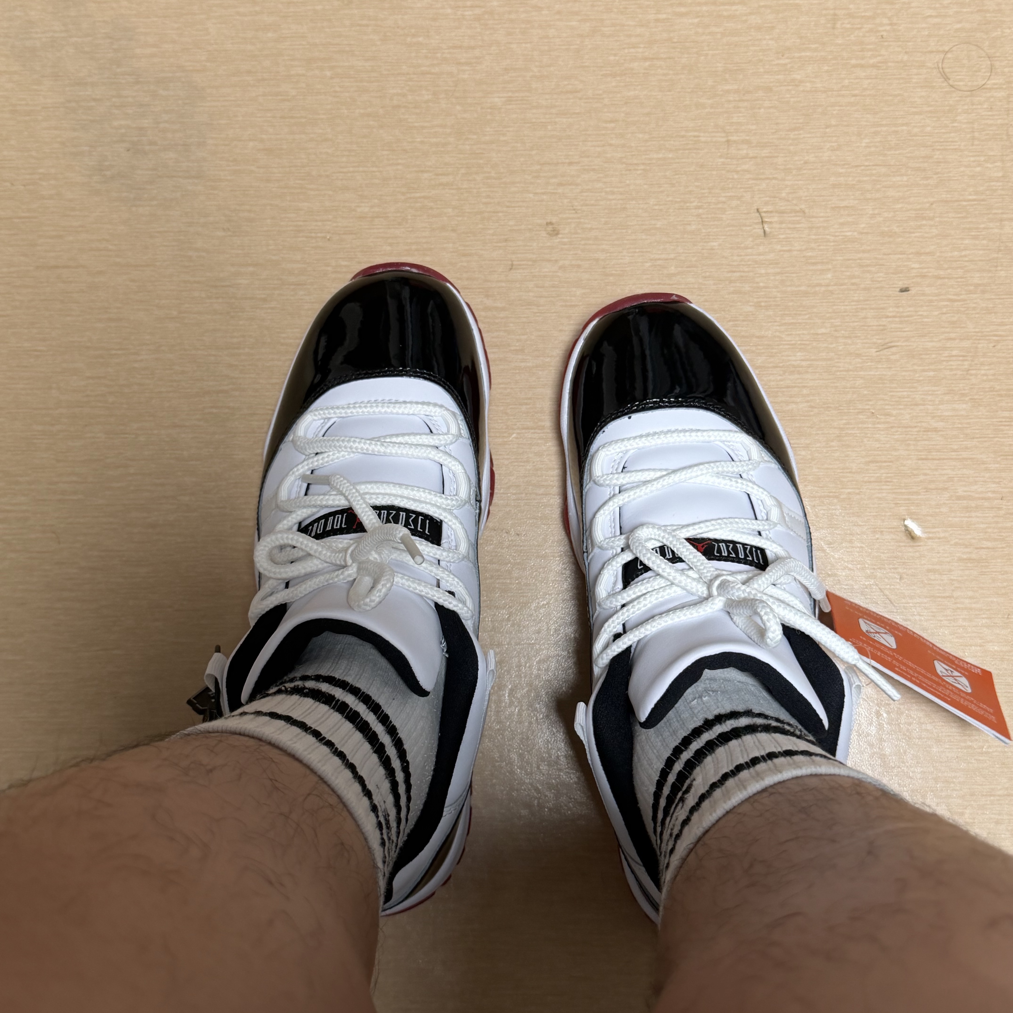 Jordan 11 Retro Low Concord Bred 착용 스타일 - 6
