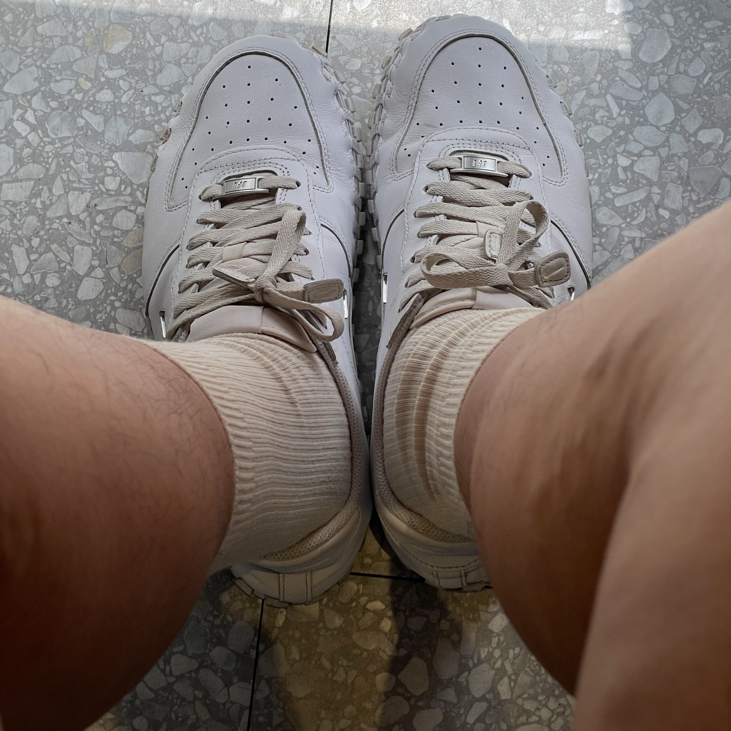 Nike x Jacquemus J Force 1 Low LX SP White 착용 스타일 - 2