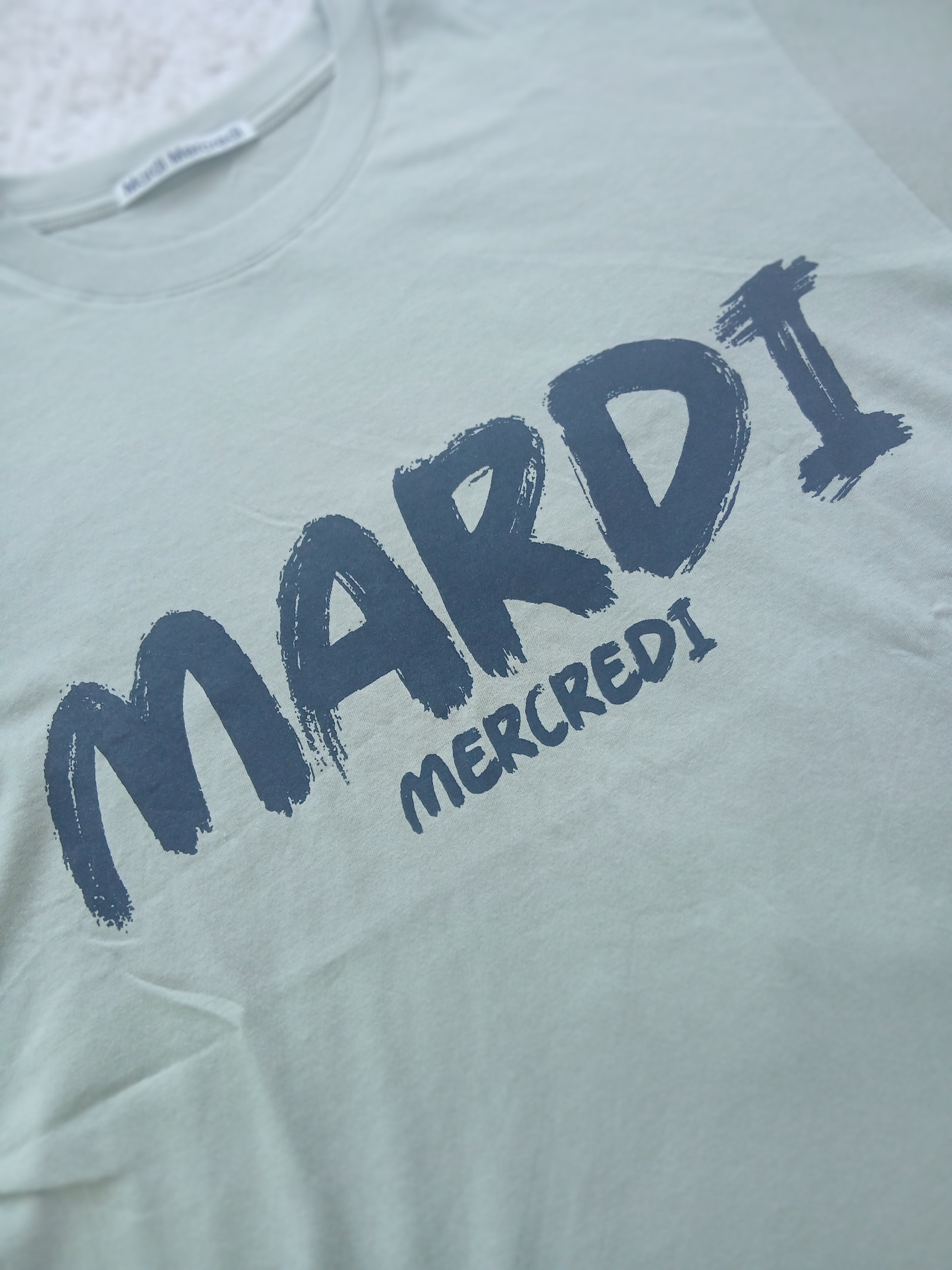 (W) Mardi Mercredi Flowermardi T-Shirt Ivory Navy 착용 스타일 - 2