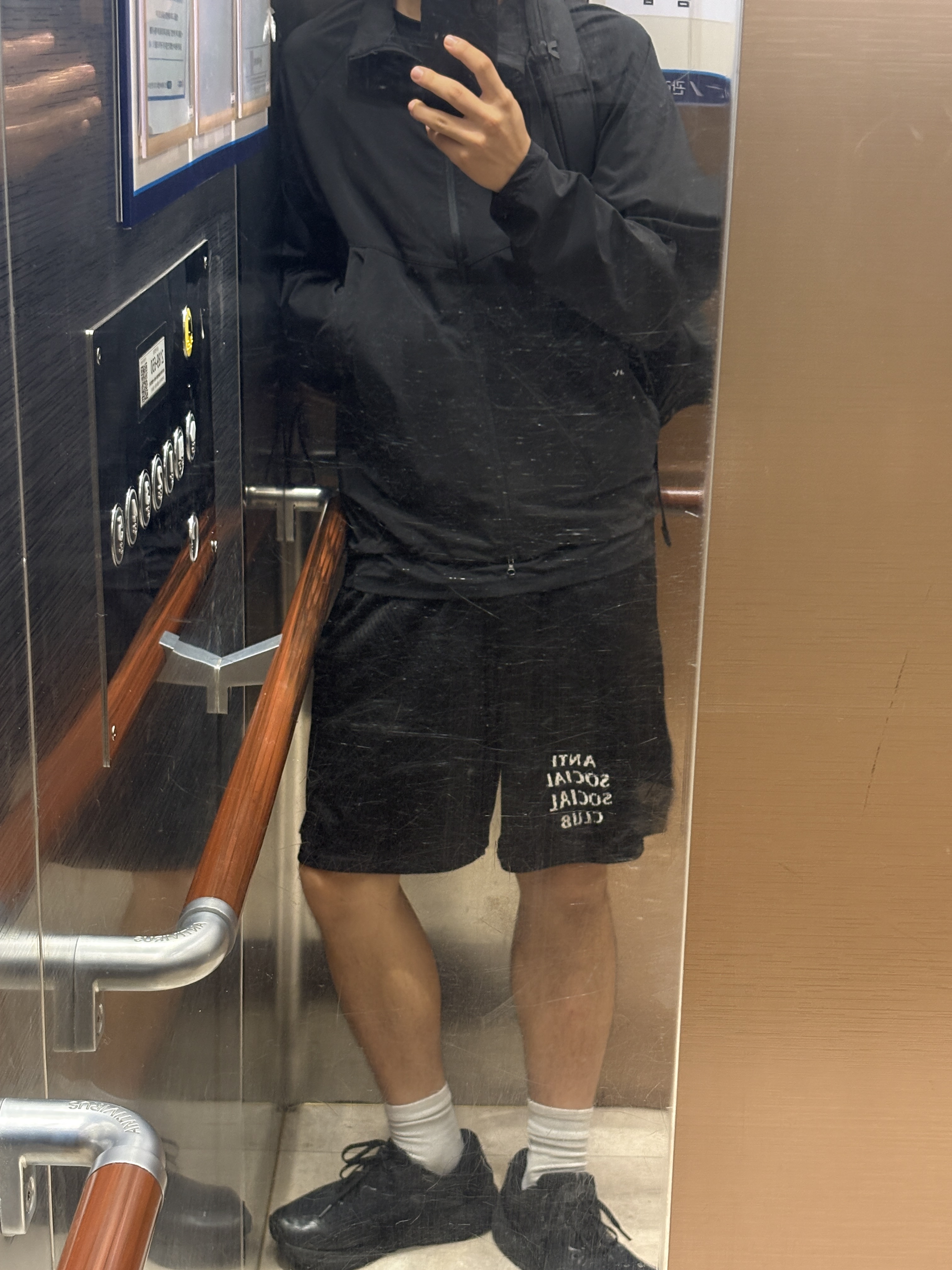 Asics Gel-Trabuco 12 Gore-Tex Black Graphite Grey, Cayl Logo Air Short Sleeve Black 착용 스타일