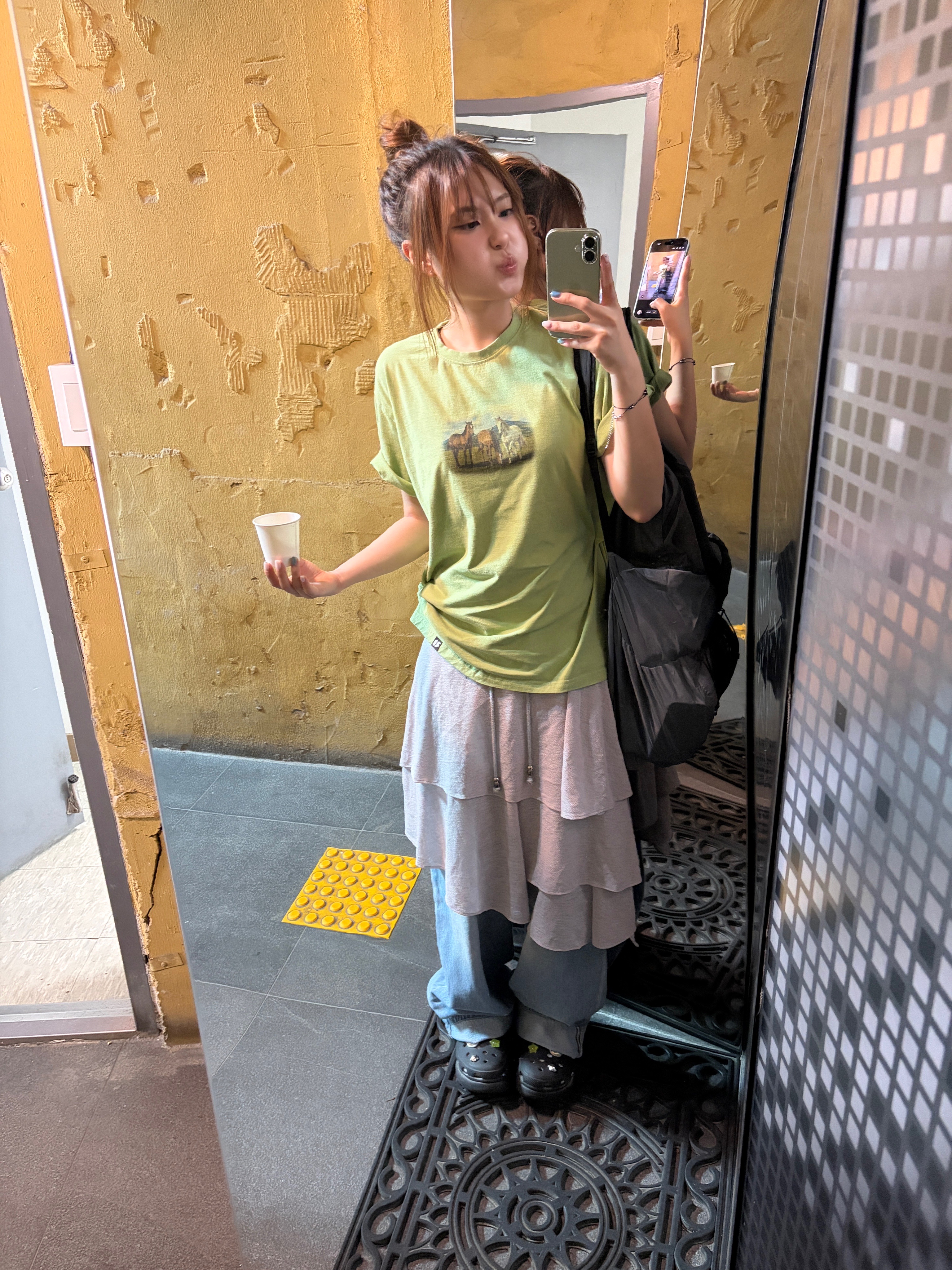 Heisan Ultra-light Compact Pocketbag V2 - Grey (L), Crocs Classic Crush Clog Black 착용 스타일
