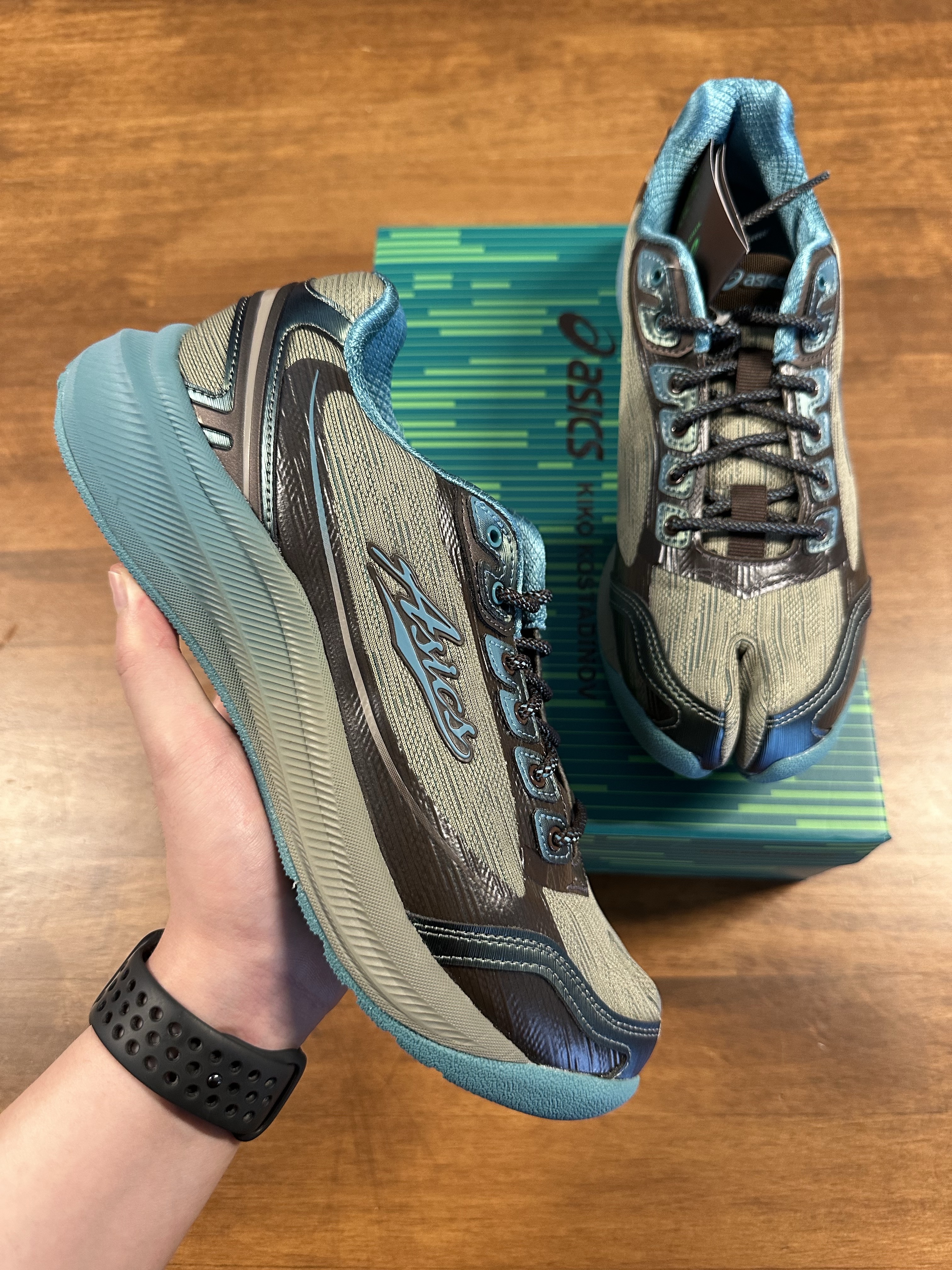 Asics x Kiko Kostadinov Ilargi FF II Driftwood Dioptase 착용 스타일