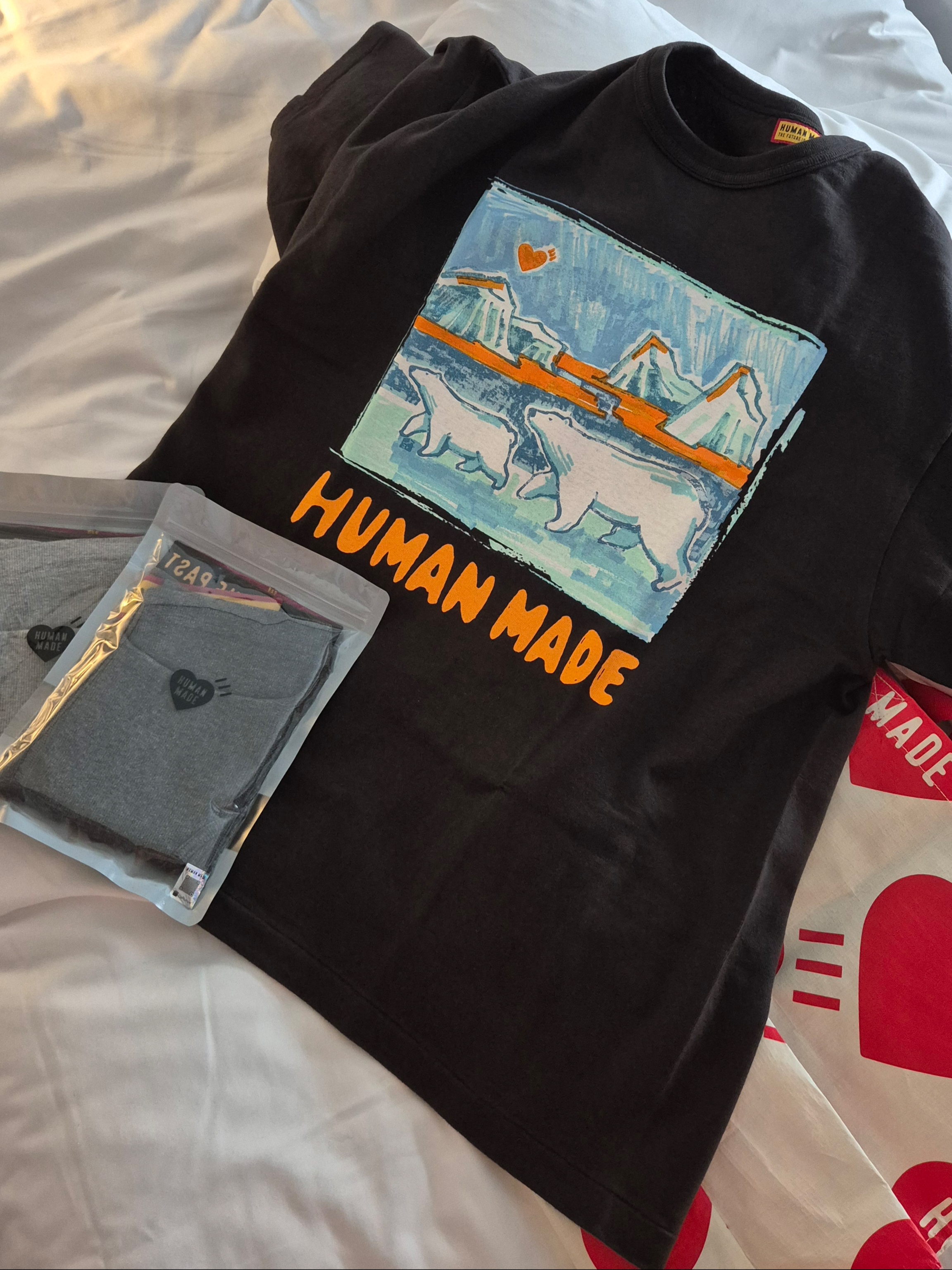 Human Made Graphic T-Shirt Black, Kapital 14 oz. Denim Short Pants Studs Remake Indigo (Processing) 착용 스타일 - 6