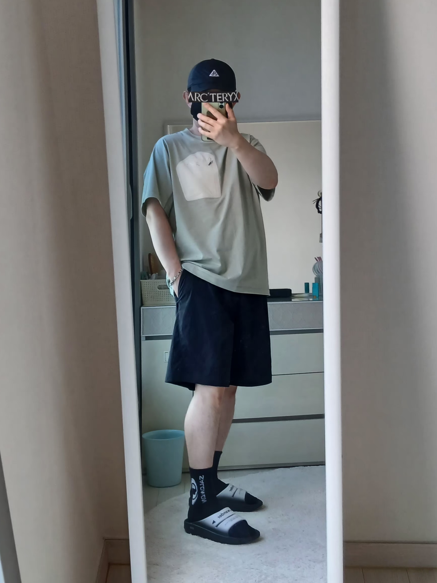 Nike ACG Trail Cap Black, Arc'teryx Konseal Pocket SS T-Shirt Habitat 착용 스타일 - 7