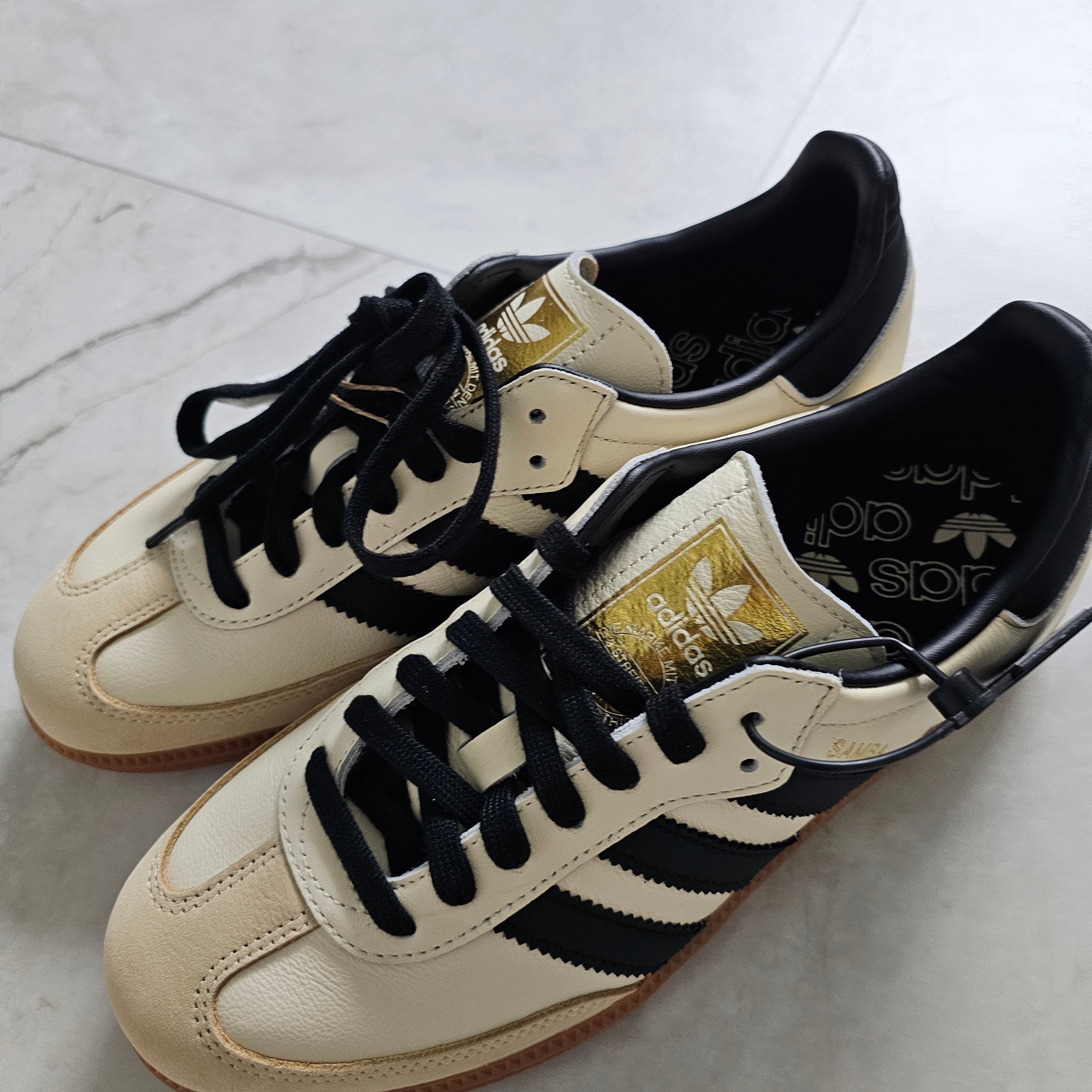 (W) Adidas Samba OG Cream White Core Black 착용 스타일 - 3