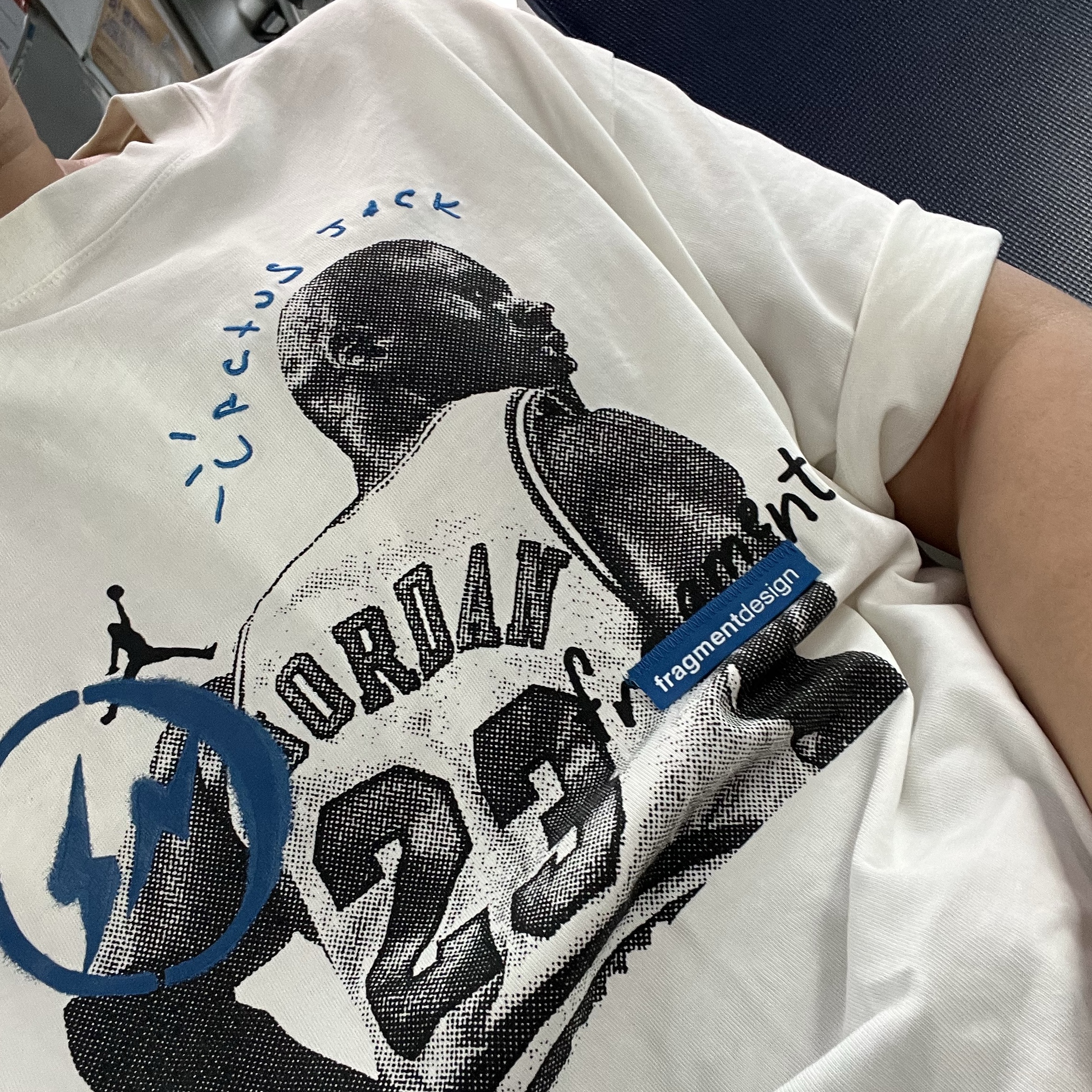 Jordan x Travis Scott x Fragment T-Shirt Sail (DJ0619-133) 착용 스타일