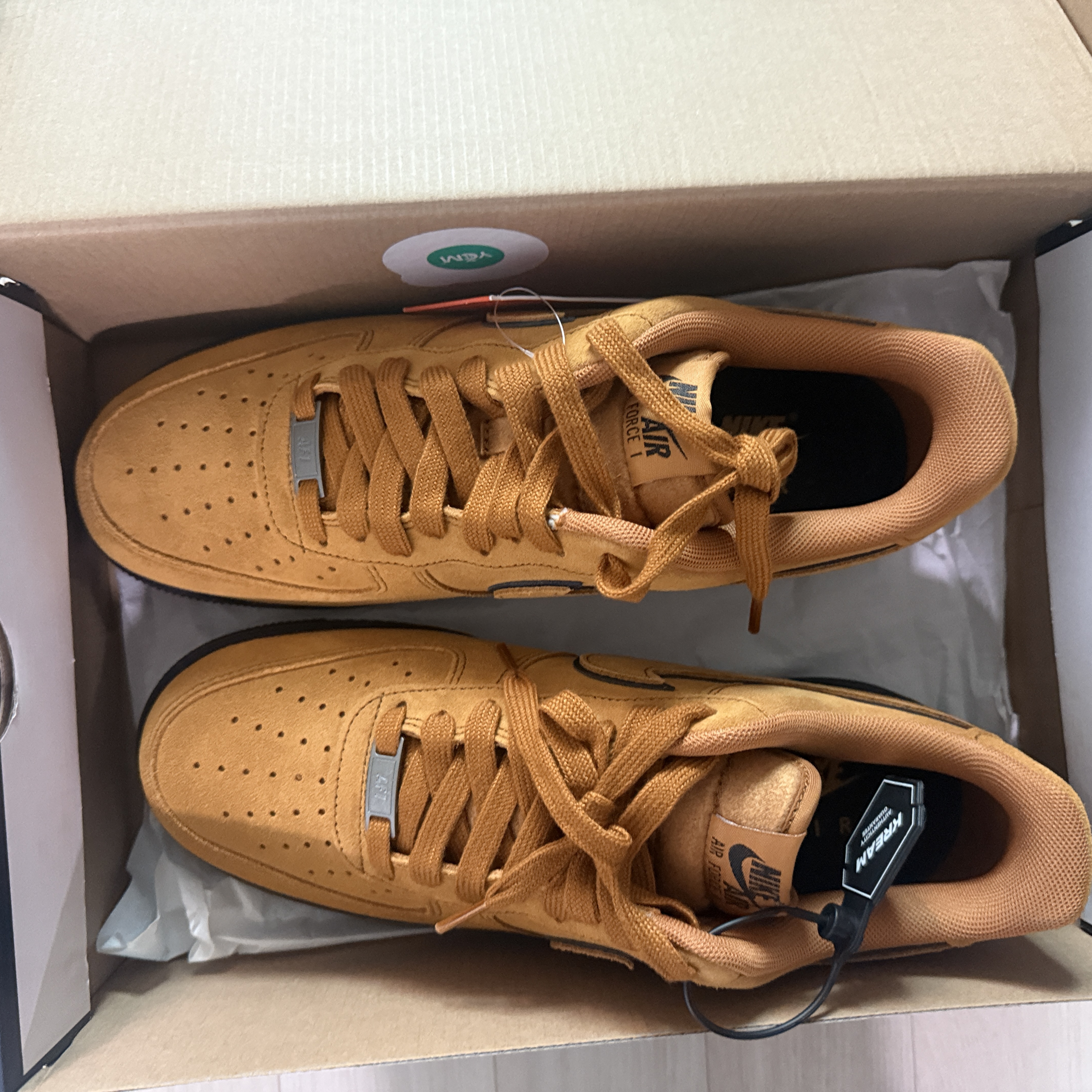 Nike Air Force 1 Low '07 LV8 Desert Ochre Black 착용 스타일