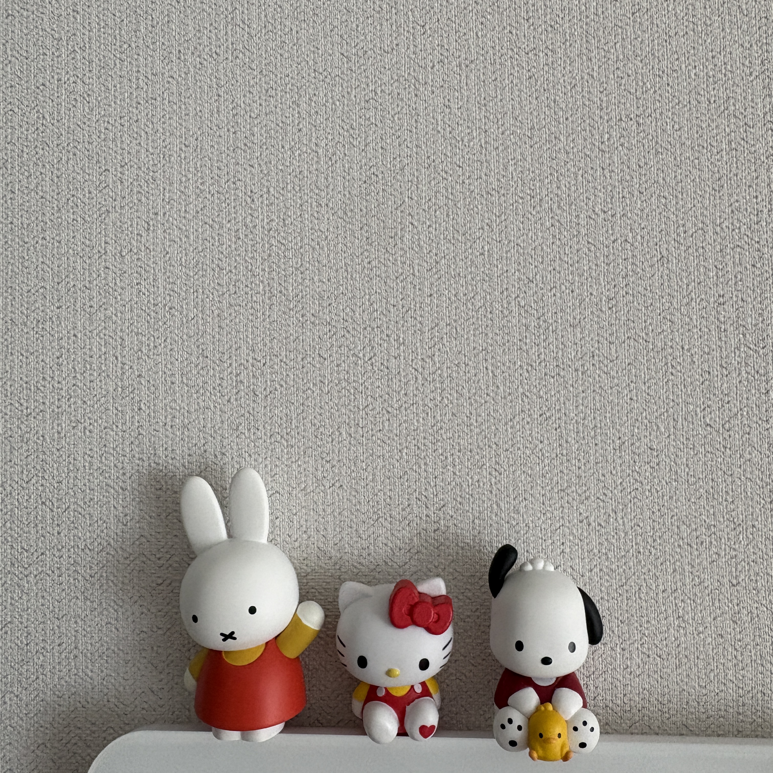 Royche Sanrio Characters Monitor Figure Pochacco & Hello Kitty 착용 스타일