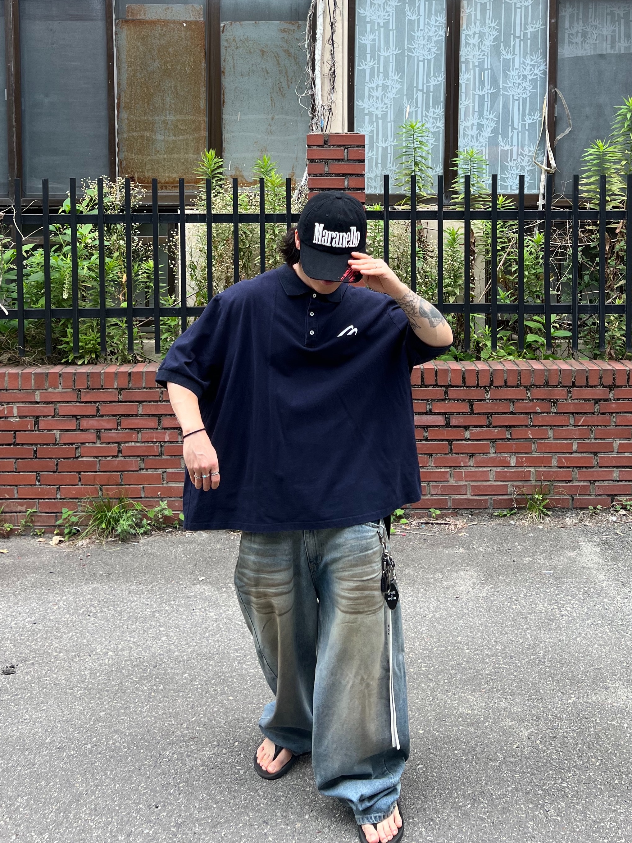 MJD Oversized Polo Navy, ETCE Maranello Skid Mark Vintage Cap Black 착용 스타일 - 4