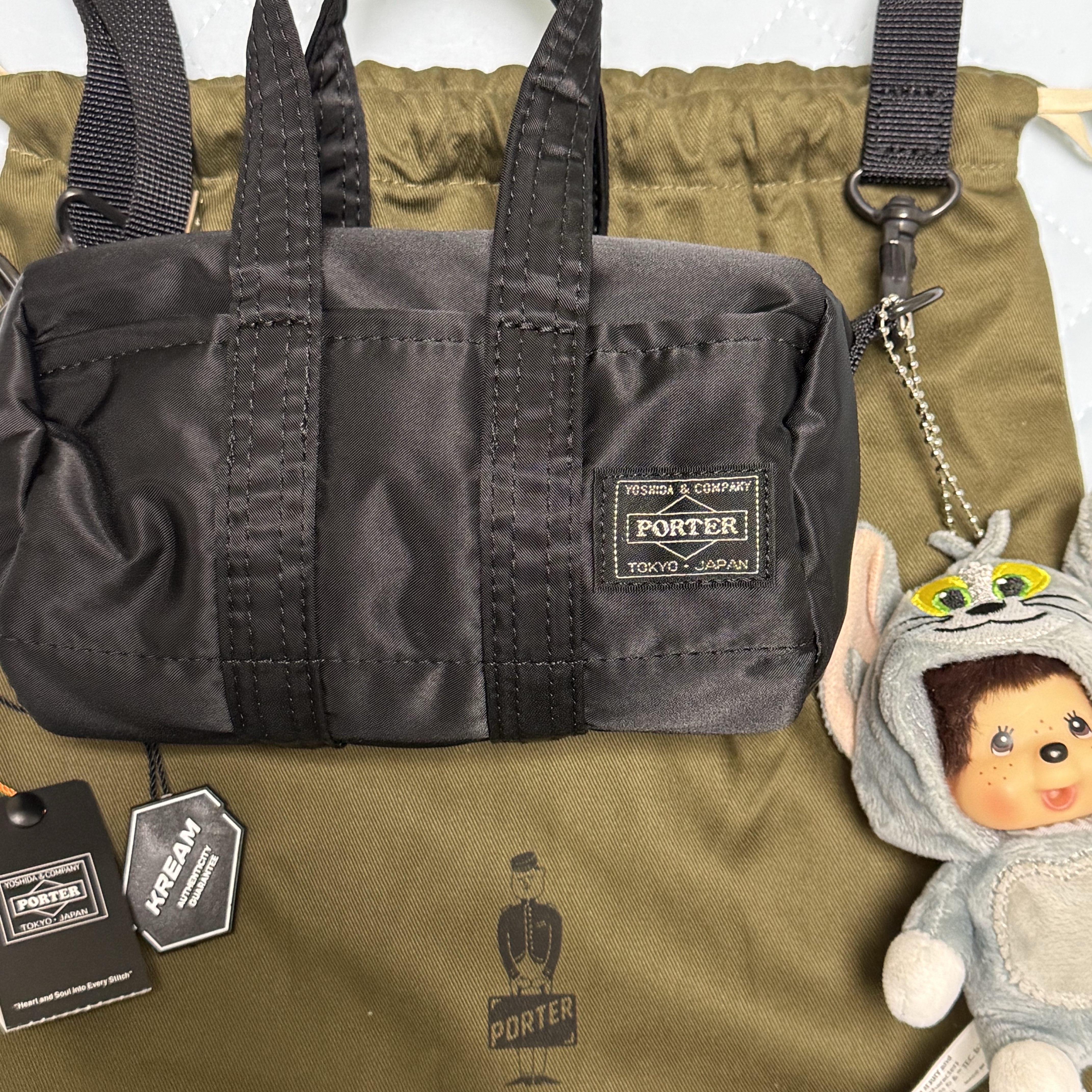 Porter Howl Boston Bag Mini Black 착용 스타일