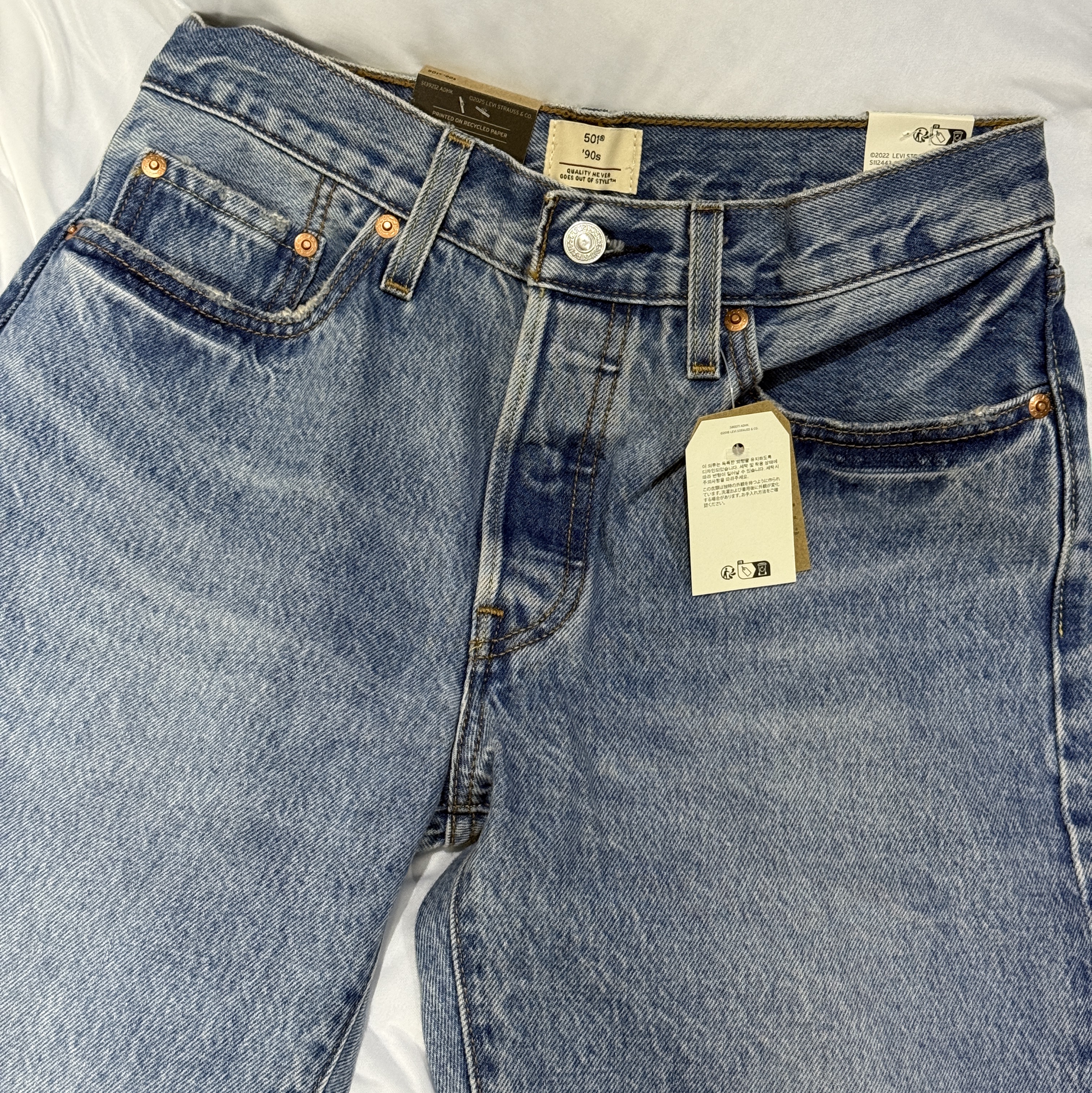 (W) Levi's 501 '90s Jeans Medium Wash 착용 스타일 - 1