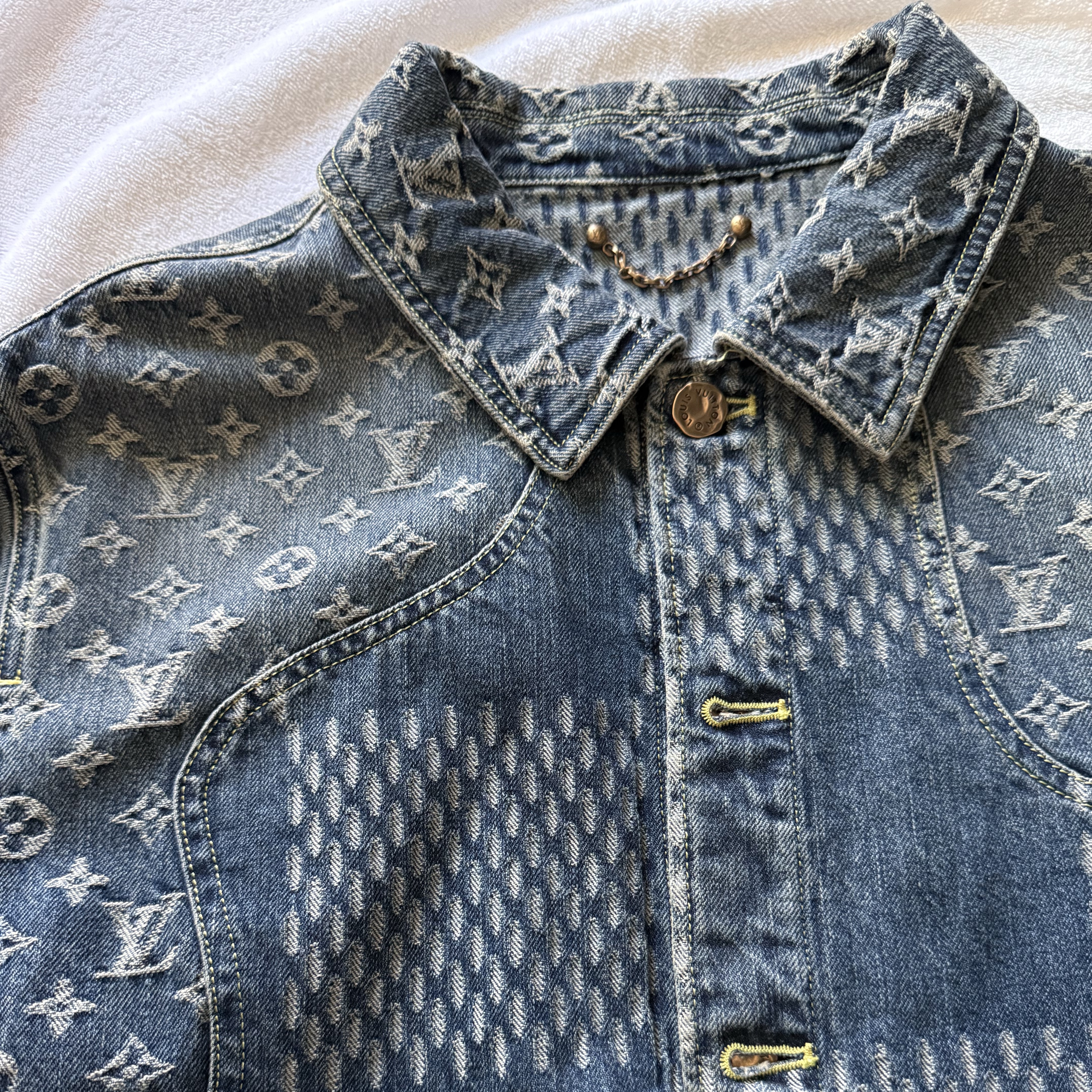 Louis Vuitton x Nigo Giant Damier Waves Monogram Denim Jacket Indigo 착용 스타일