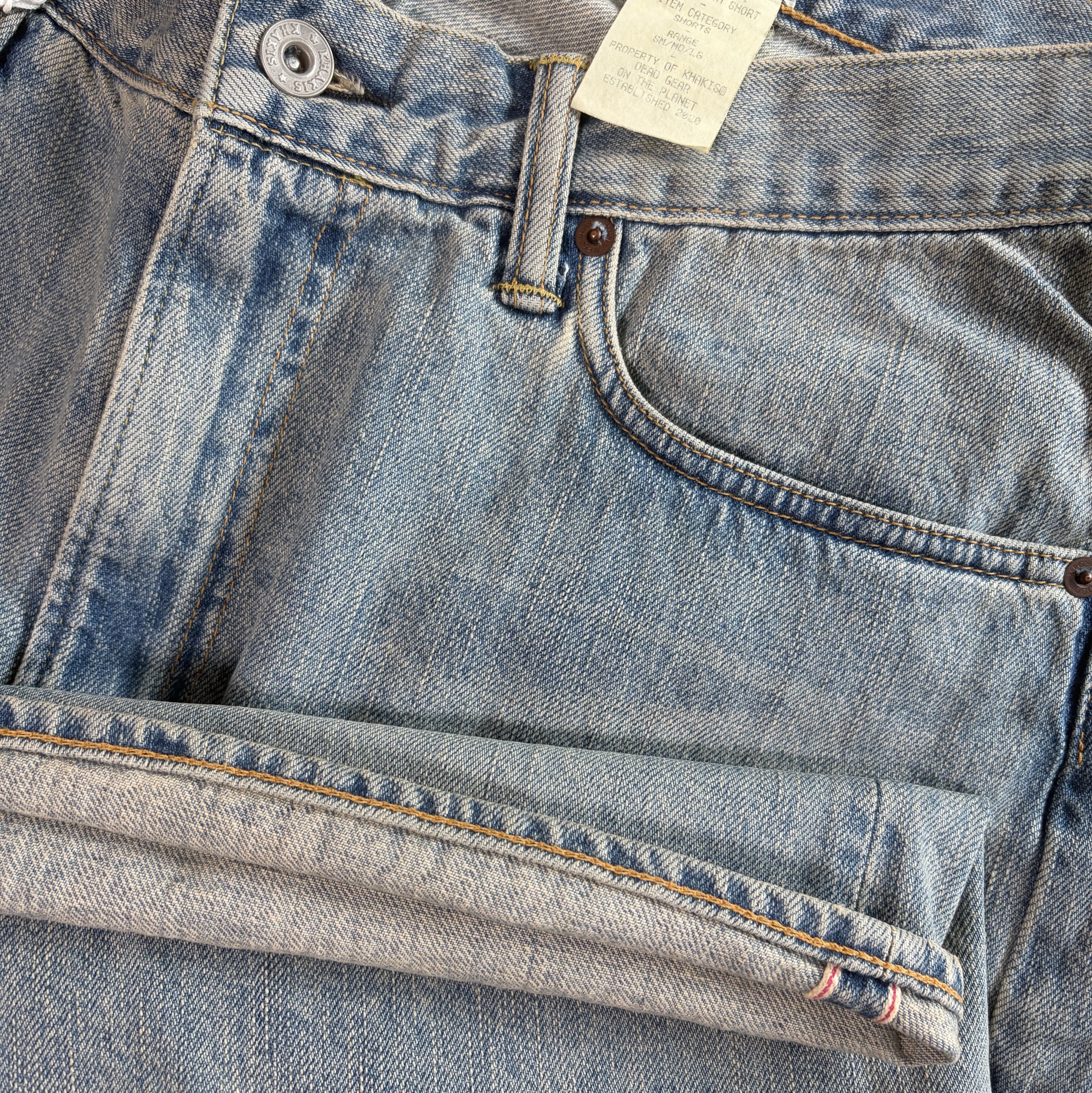 Khakis Ridge Denim Shorts Light Blue 착용 스타일