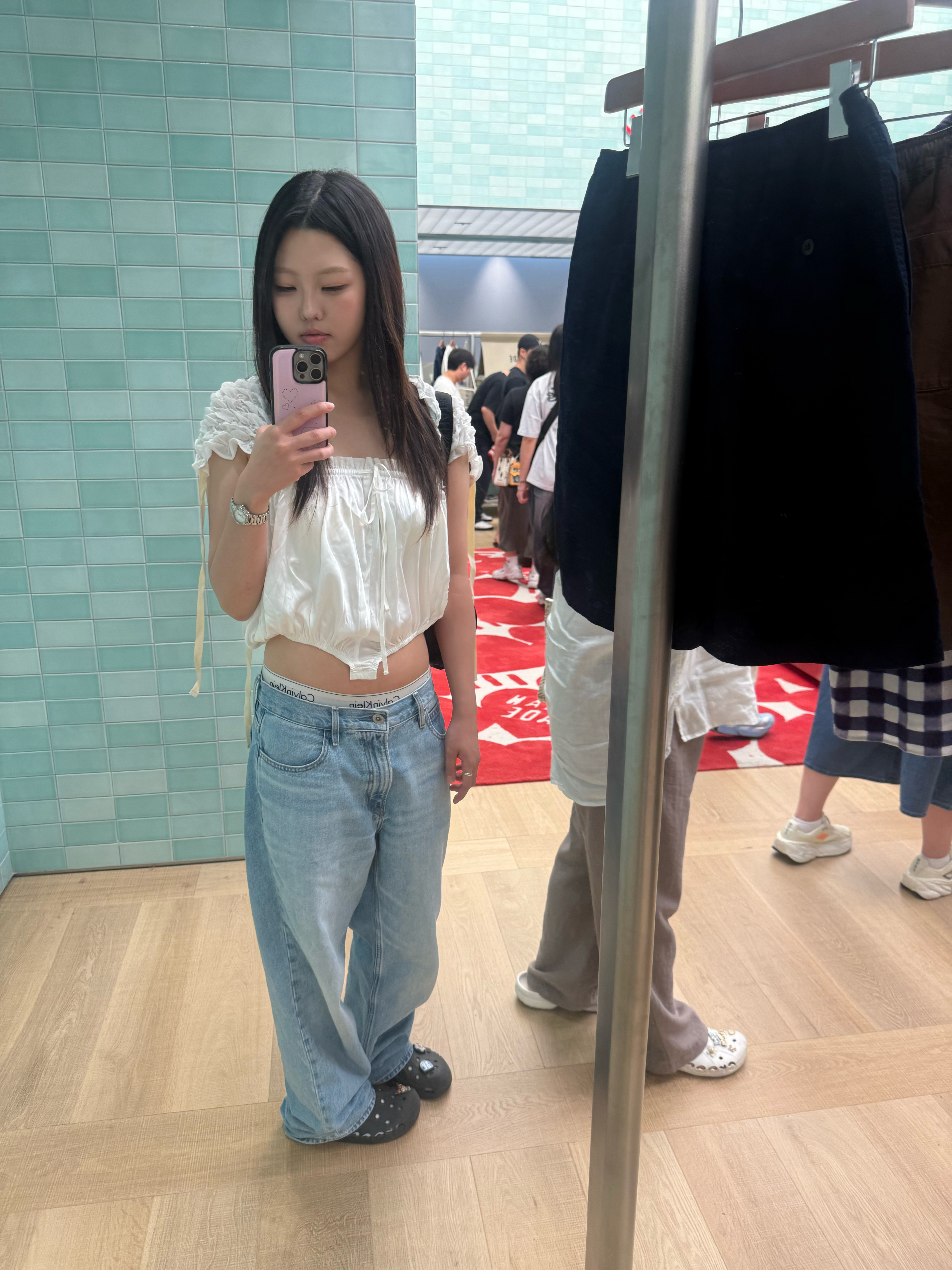 (W) Glowny Poppy Balloon Top White 착용 스타일 - 2