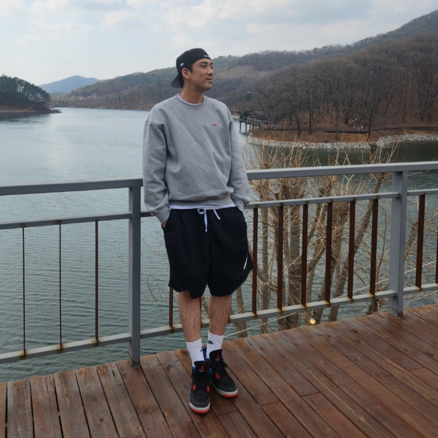 Jordan 4 Retro Rare Air, Supreme Small Box Crewneck Heather Grey - 24FW 착용 스타일